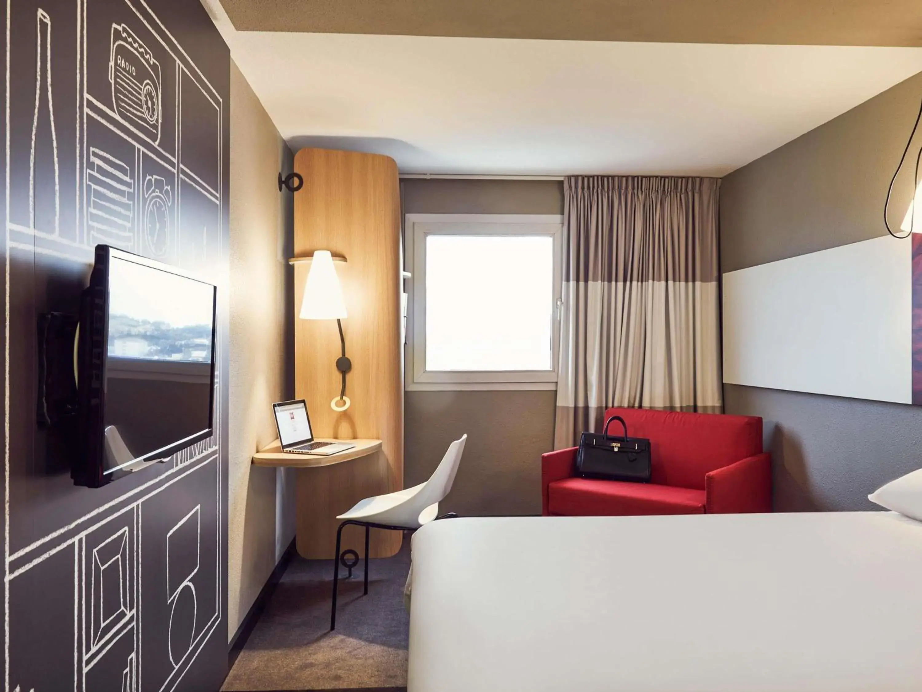 Triple Room in ibis Toulon La Valette Triple Room in ibis Toulon La Valette