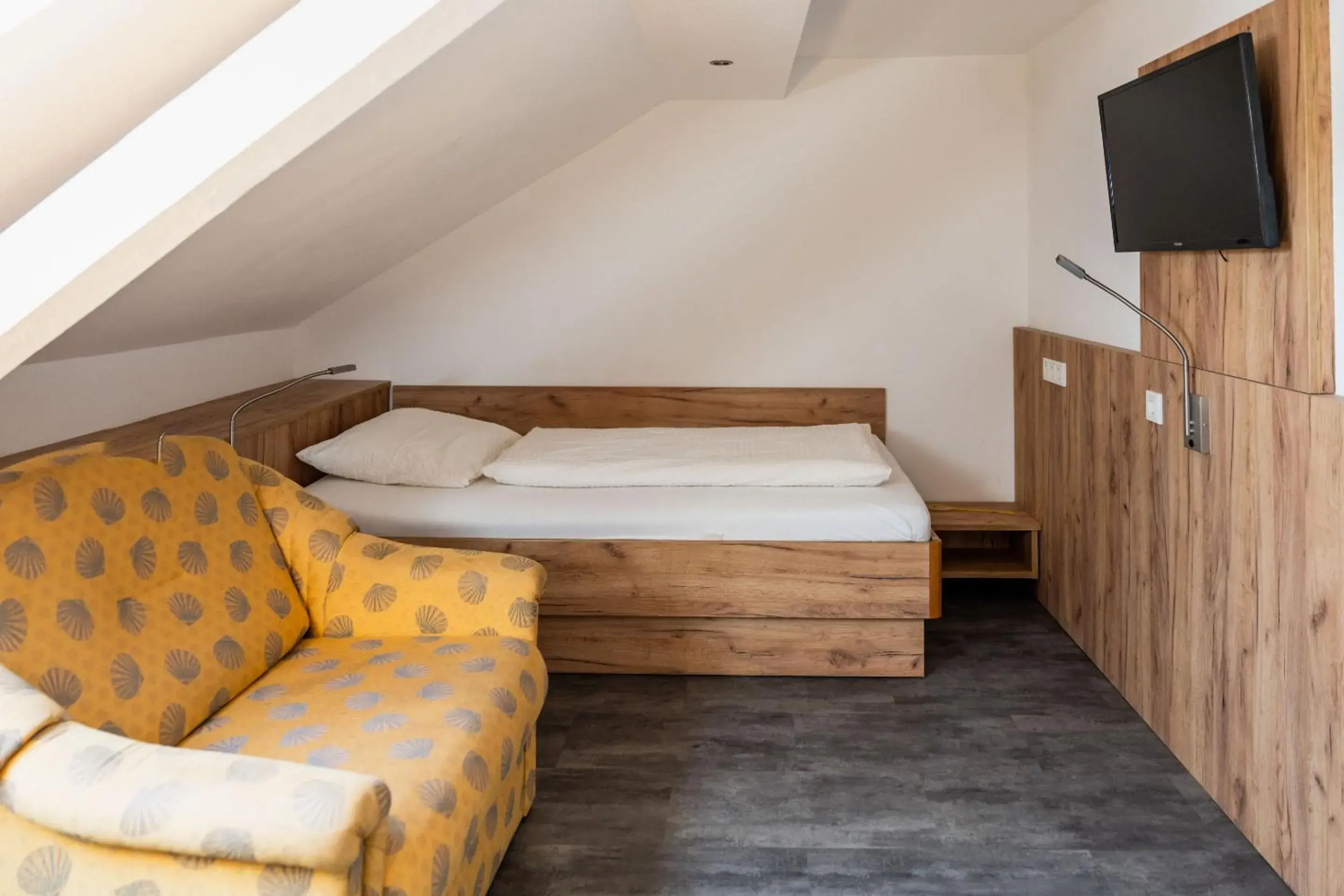 Two-Bedroom Standard Apartment - single occupancy in Landhotel Georgshof Two-Bedroom Standard Apartment - single occupancy in Landhotel Georgshof