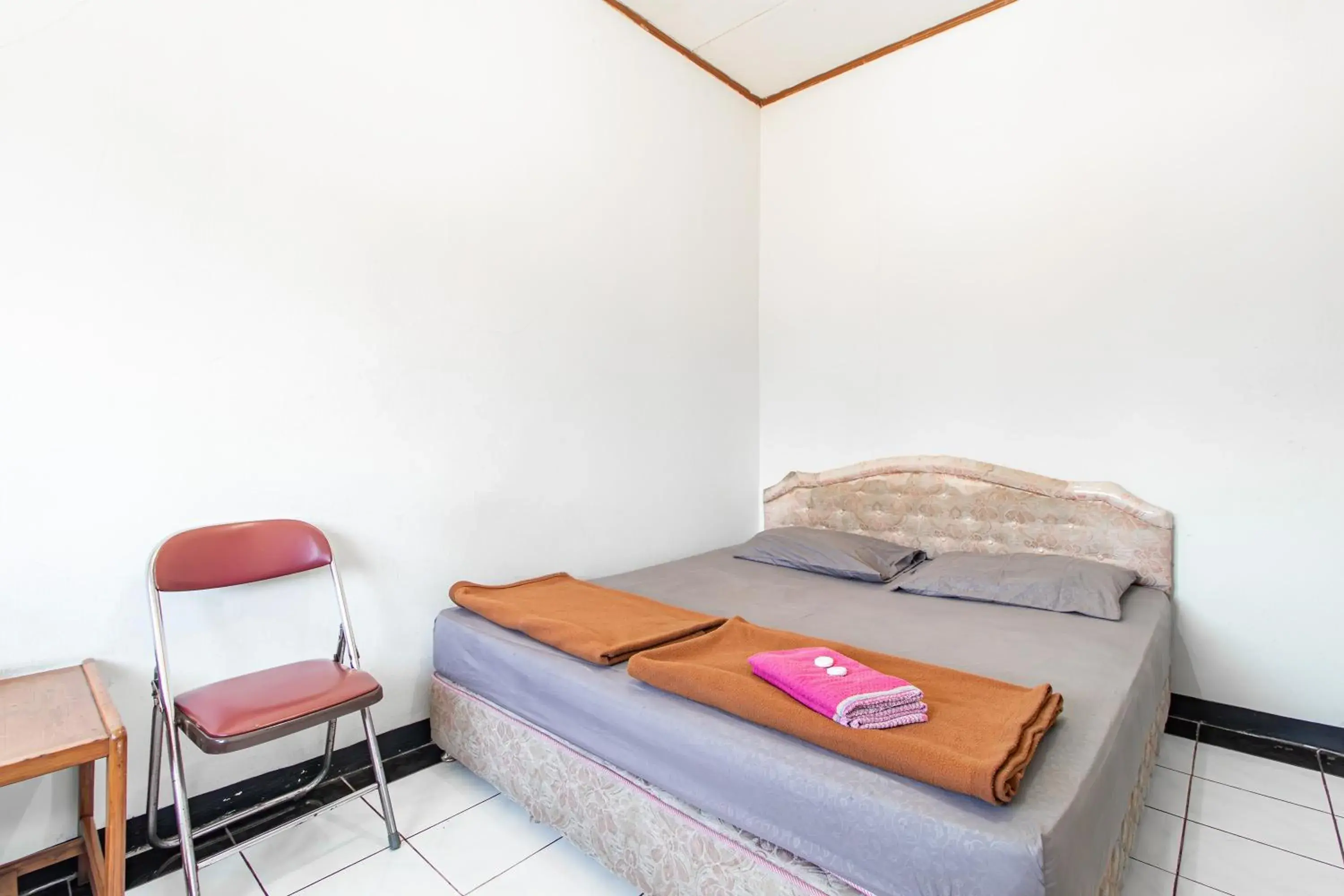 Standard Double Room in Abang Hotel Ciwidey Standard Double Room in Abang Hotel Ciwidey