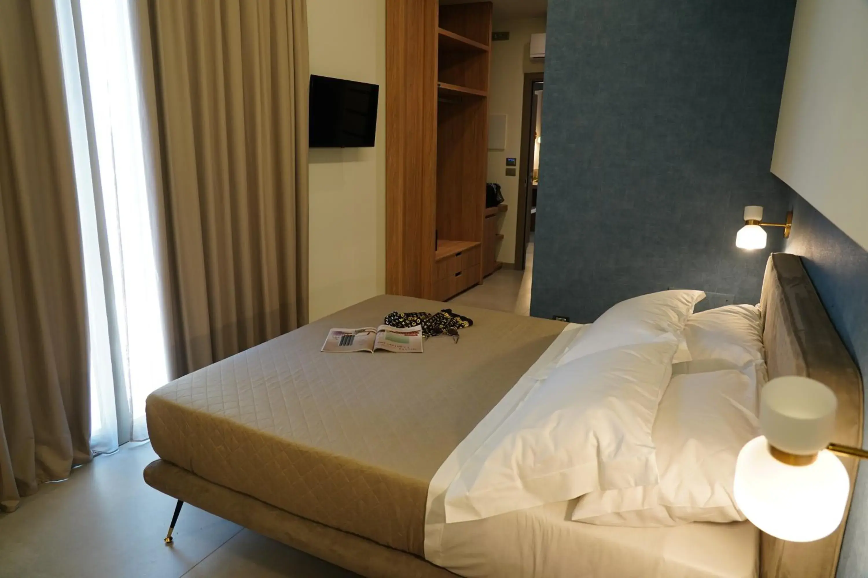 Triple Room with Balcony in 11 Catalani Rooms Triple Room with Balcony in 11 Catalani Rooms