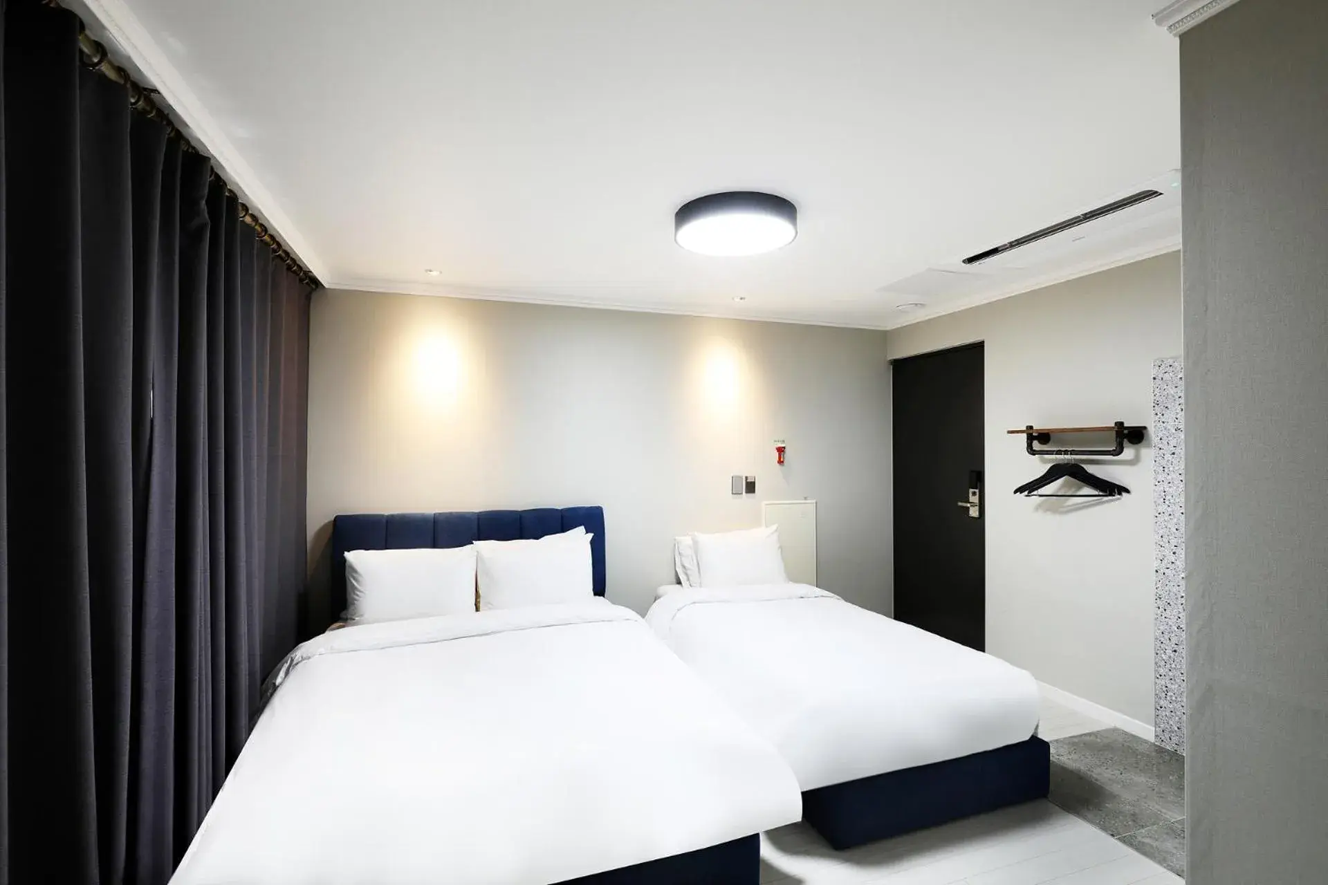 Deluxe Twin Room in Cornerstone Hotel Deluxe Twin Room in Cornerstone Hotel