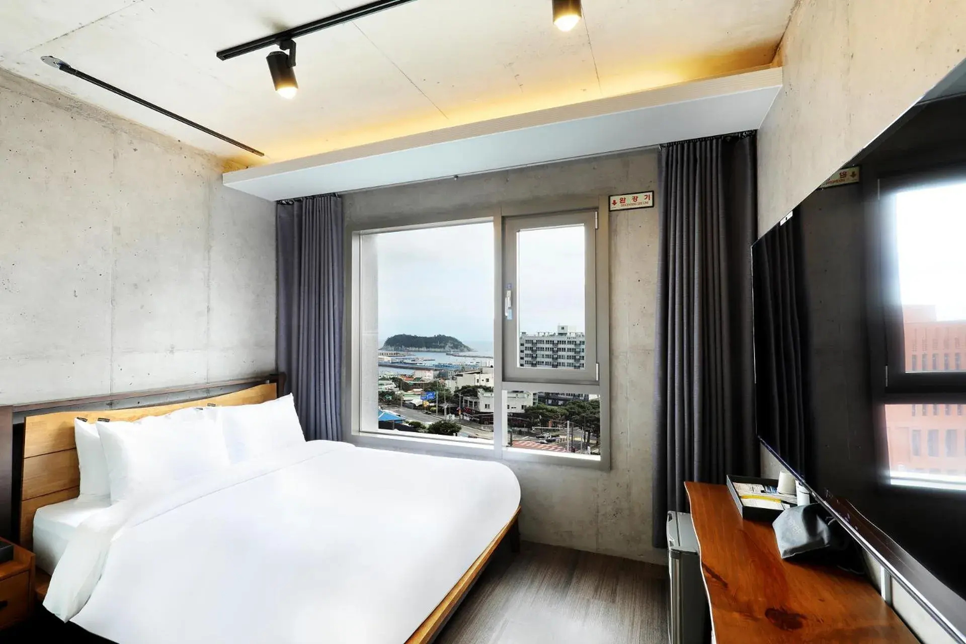 Standard Double Room in Cornerstone Hotel Standard Double Room in Cornerstone Hotel