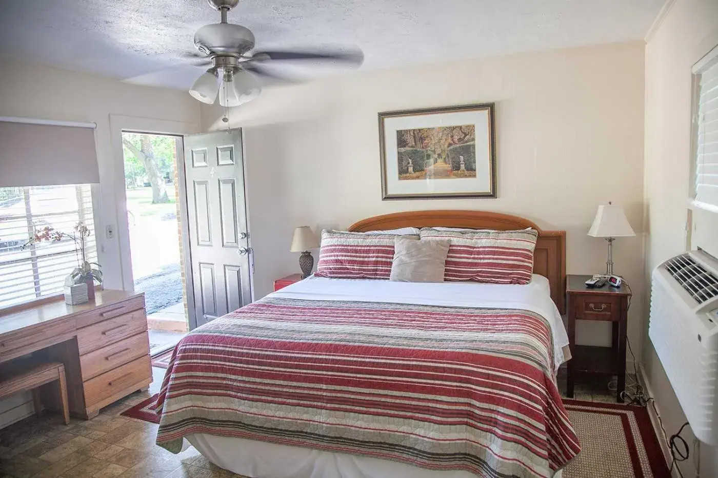 King Studio in Shiner Country Inn King Studio in Shiner Country Inn