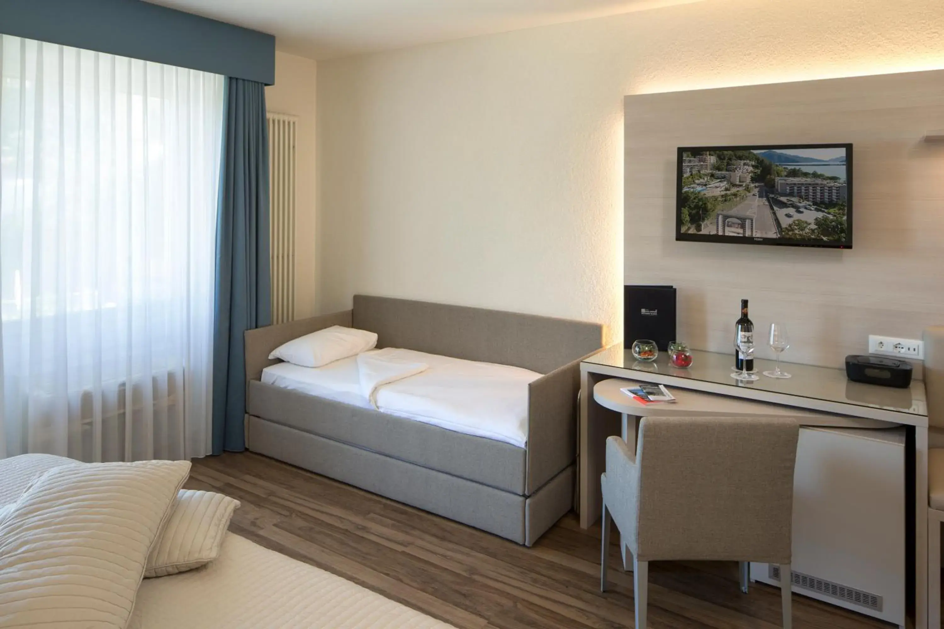 Triple Room in Hotel Campione Triple Room in Hotel Campione