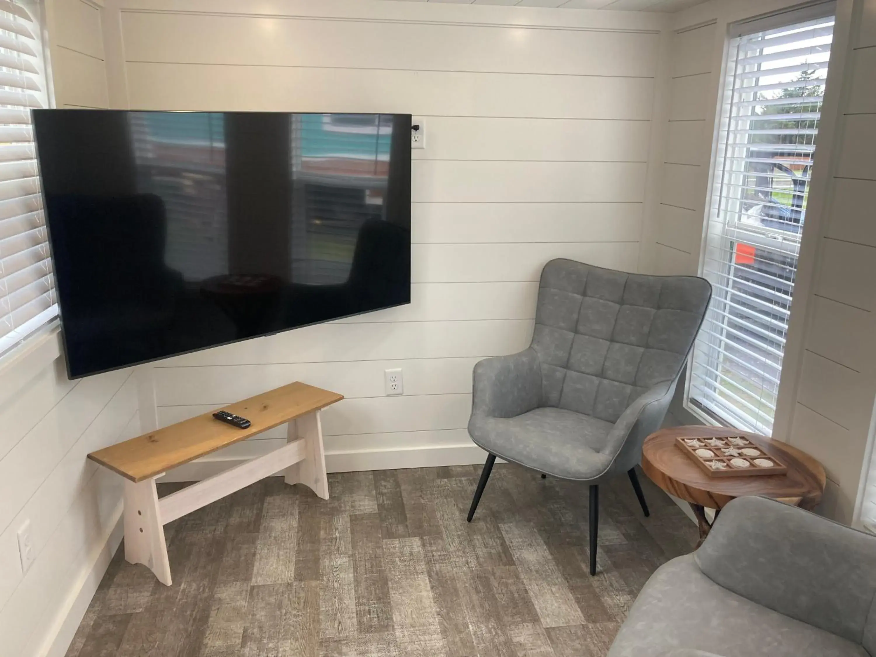 Queen Studio in Pacific Dunes Resort Queen Studio in Pacific Dunes Resort