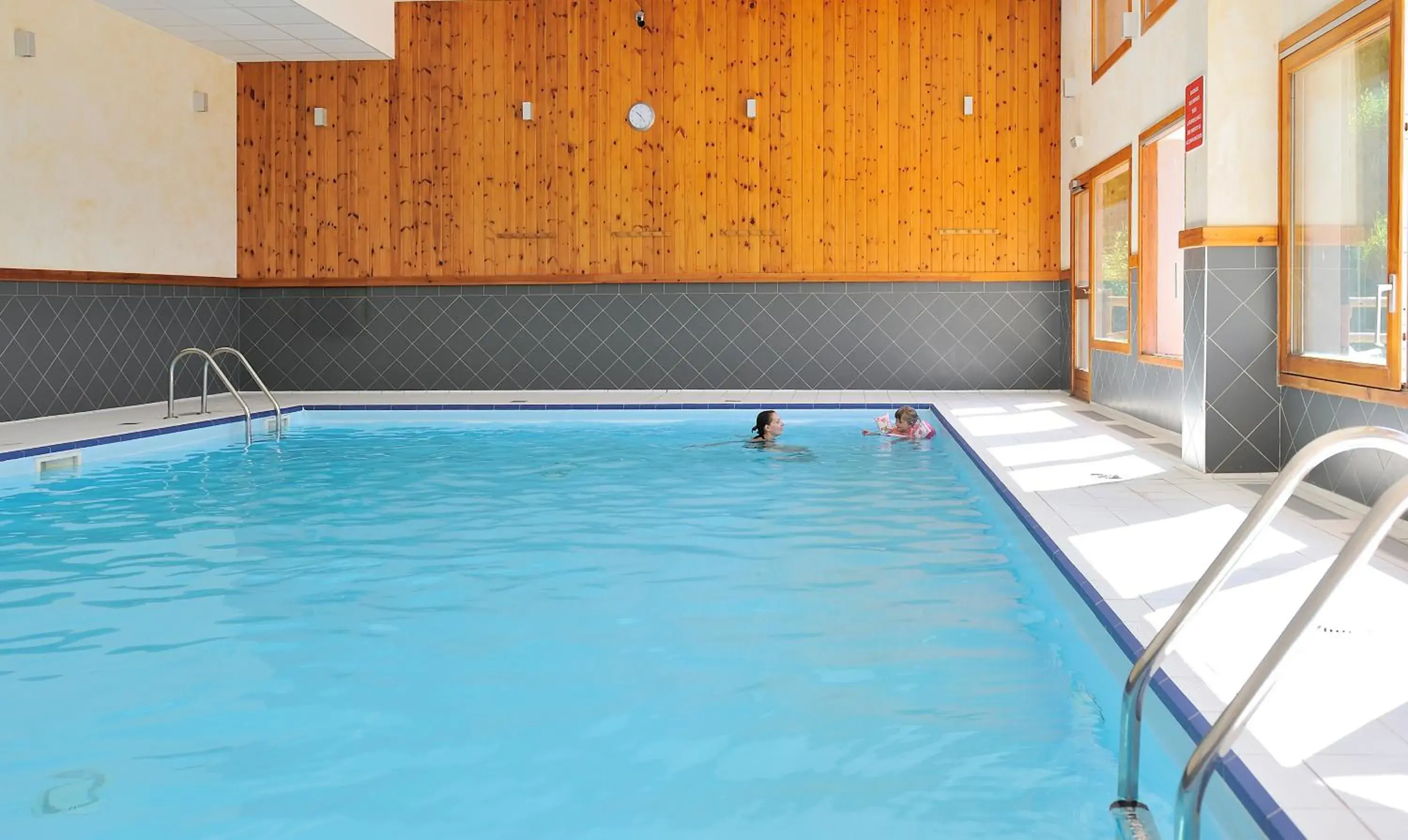 Swimming pool in Les Hauts de Valmeinier Swimming pool in Les Hauts de Valmeinier