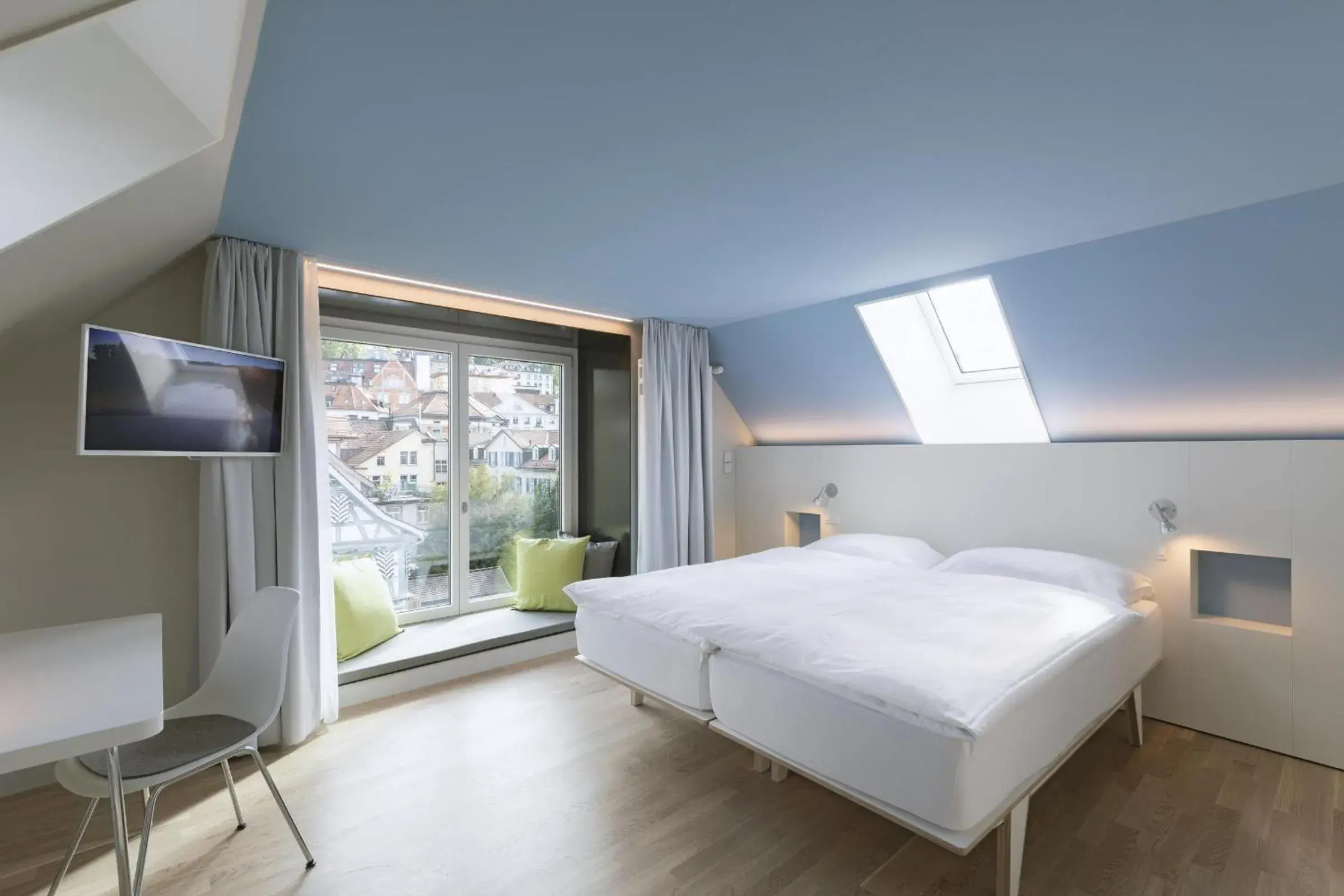 Superior Design Double Room "Plus" with Bay Window - single occupancy in Hotel Dom Superior Design Double Room "Plus" with Bay Window - single occupancy in Hotel Dom