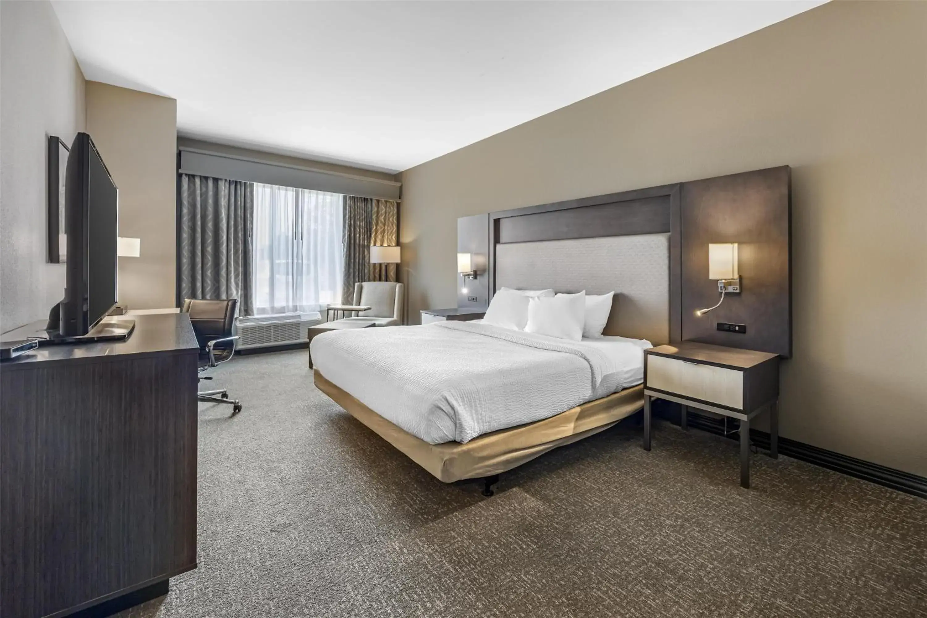 King Room with Roll-In Shower - Disability Access in Best Western Plus Executive Residency Jackson Northeast King Room with Roll-In Shower - Disability Access in Best Western Plus Executive Residency Jackson Northeast