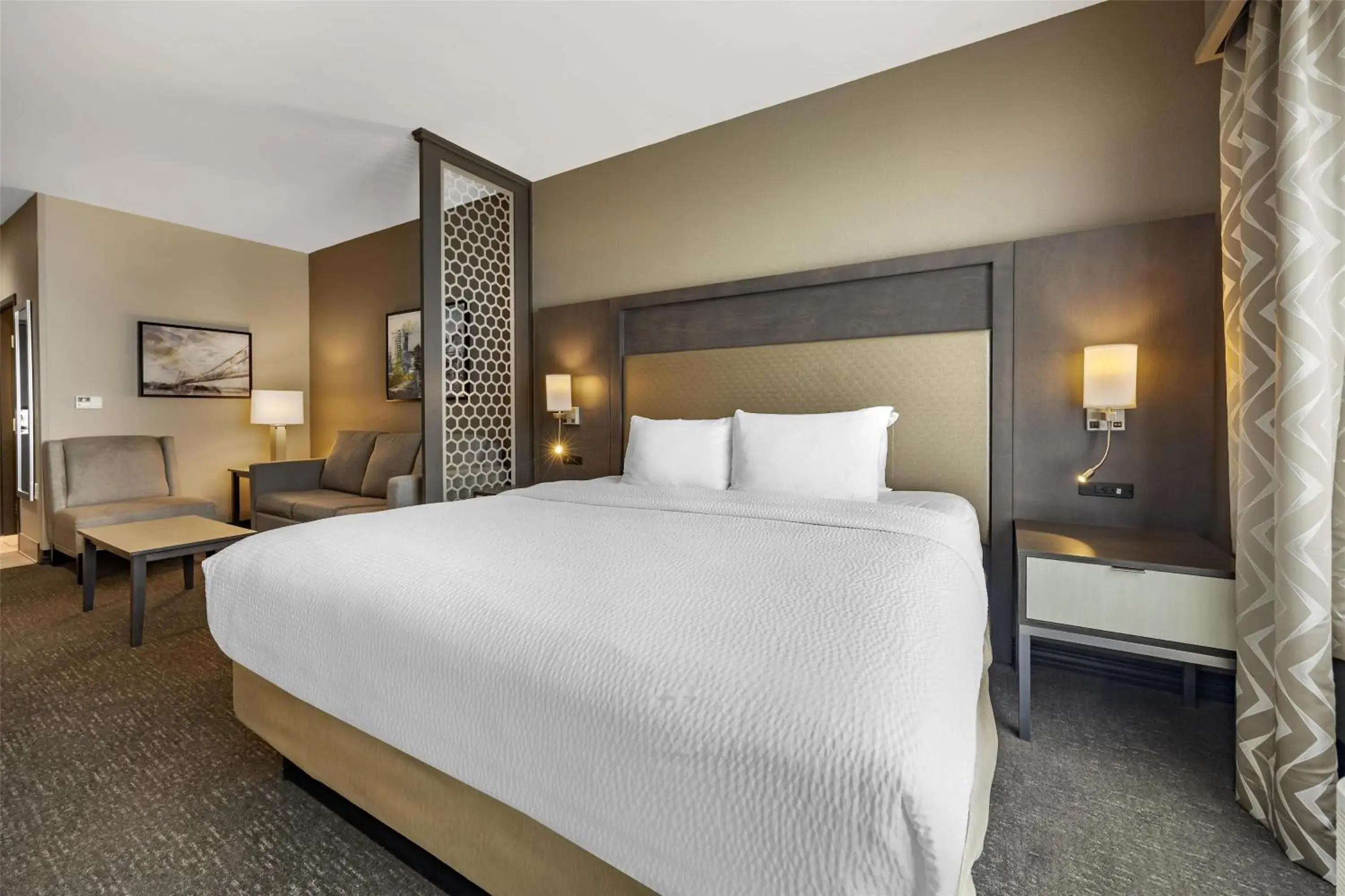 King Suite with Sofa Bed in Best Western Plus Executive Residency Jackson Northeast King Suite with Sofa Bed in Best Western Plus Executive Residency Jackson Northeast