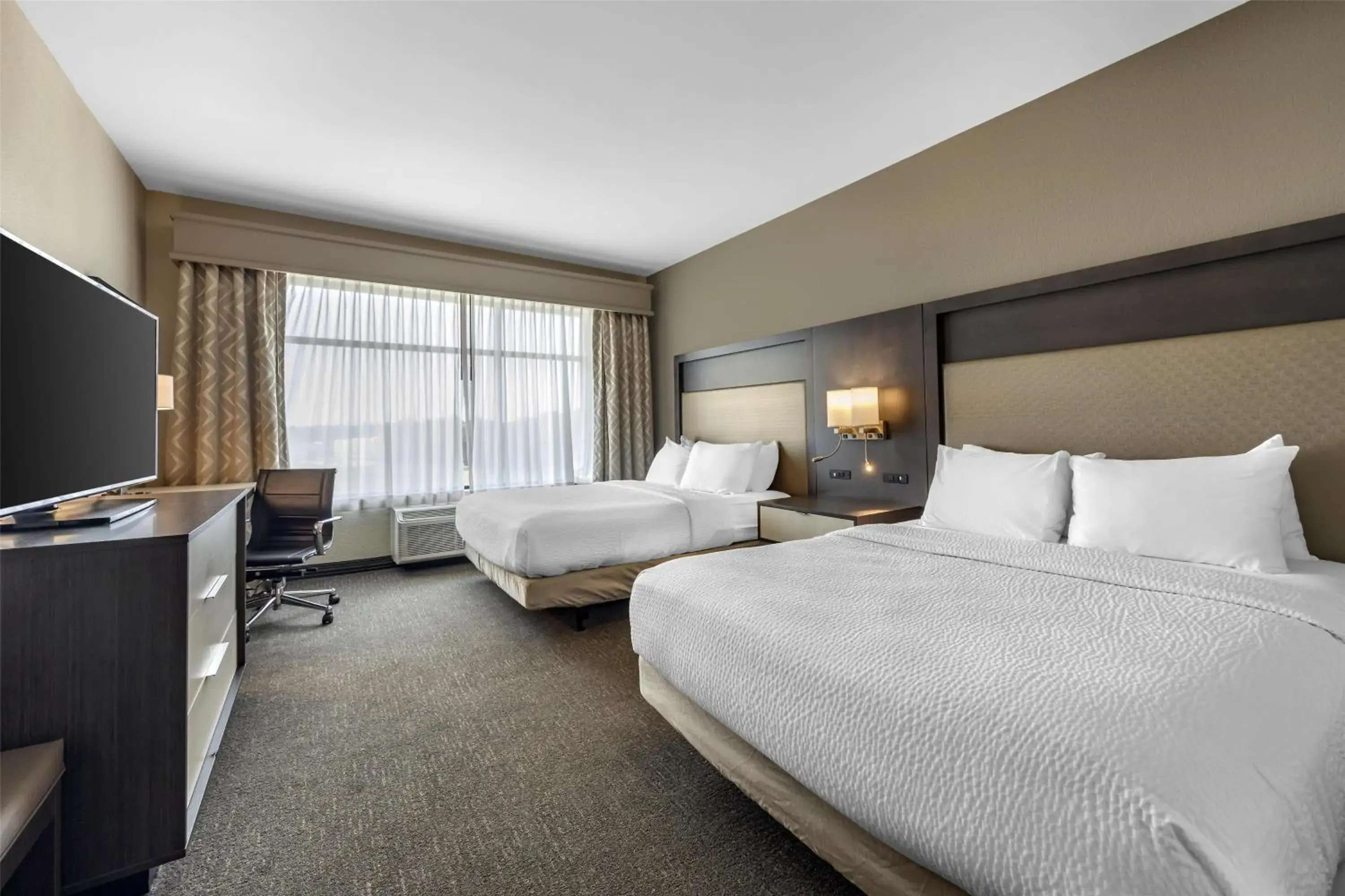 Queen Suite with Two Queen Beds and Sofa Bed - Bath Tub/Disability Access in Best Western Plus Executive Residency Jackson Northeast Queen Suite with Two Queen Beds and Sofa Bed - Bath Tub/Disability Access in Best Western Plus Executive Residency Jackson Northeast