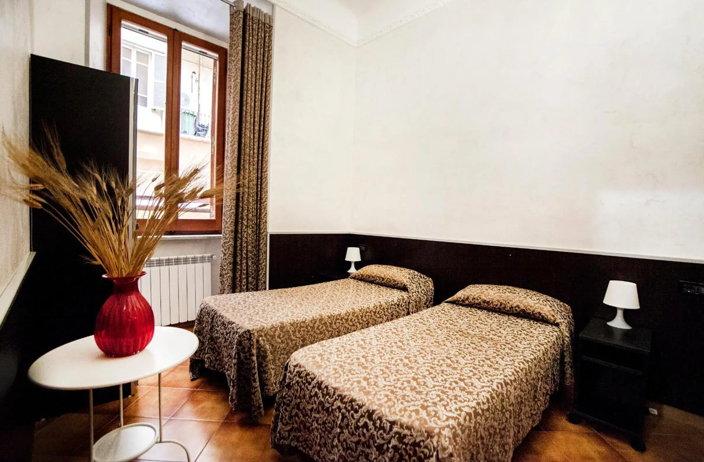 Double or Twin Room with Shared Bathroom in FUNNY ROOMS Double or Twin Room with Shared Bathroom in FUNNY ROOMS