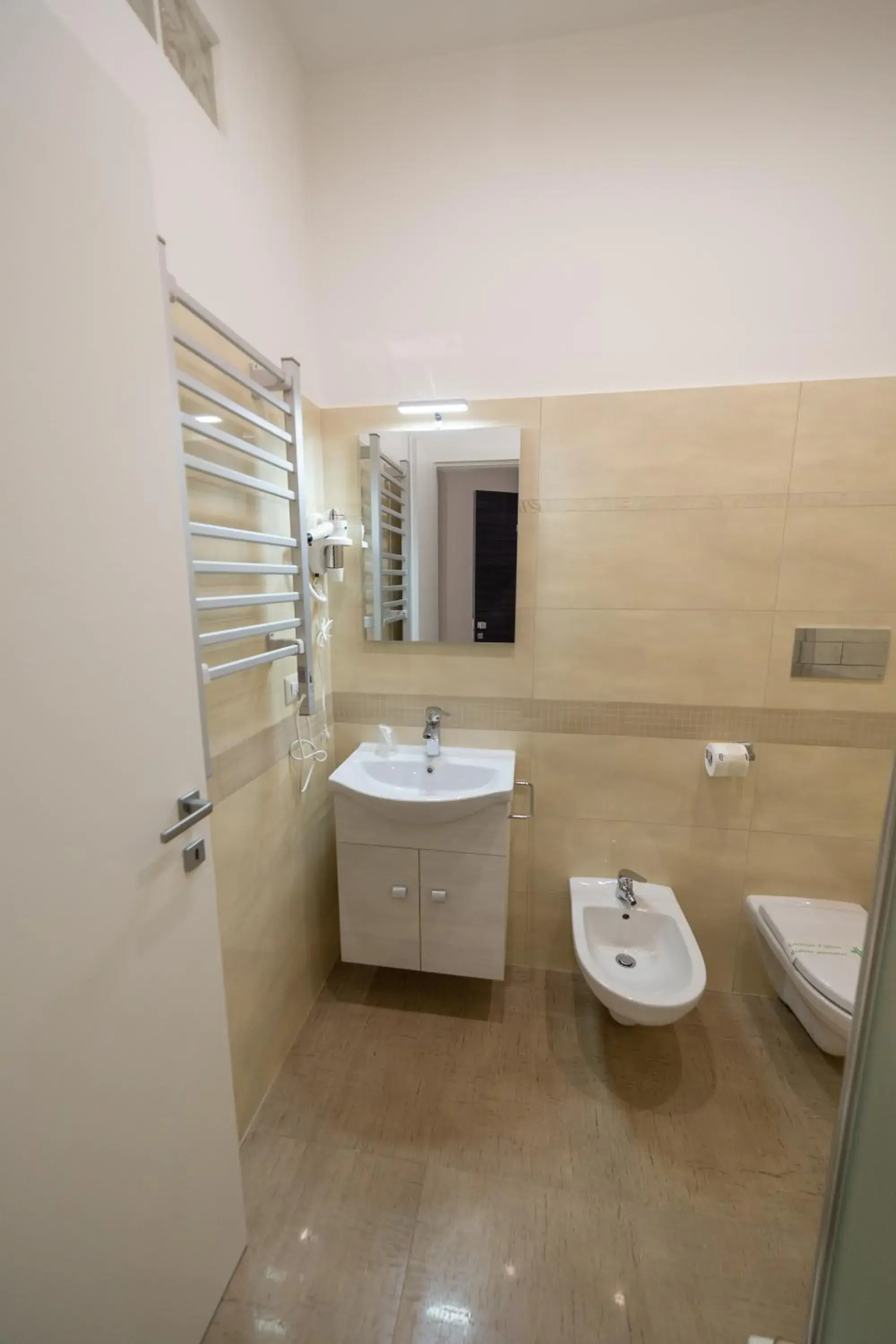 Deluxe Double or Twin Room with Balcony - single occupancy in HOLYGOLD Suite **** Deluxe Double or Twin Room with Balcony - single occupancy in HOLYGOLD Suite ****