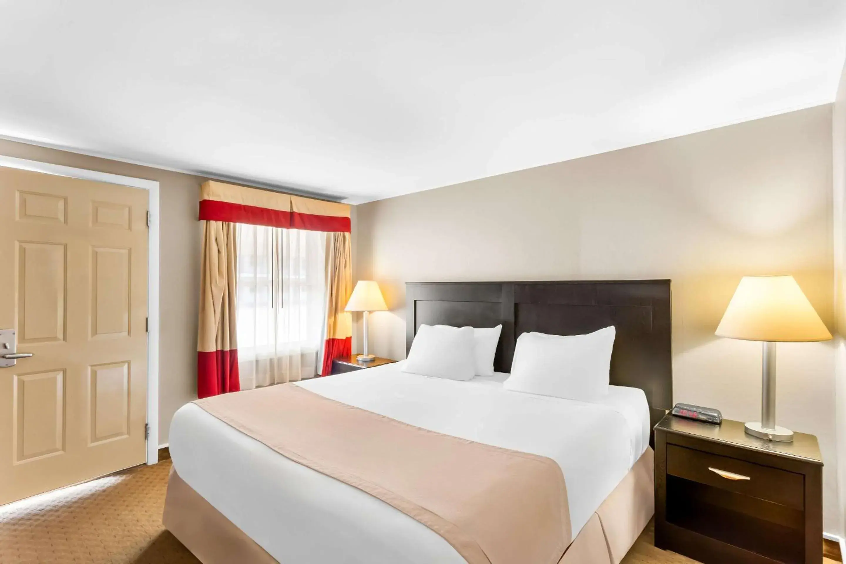 Standard King Room - Non-Smoking in Rodeway Inn Gorham Riverside Standard King Room - Non-Smoking in Rodeway Inn Gorham Riverside