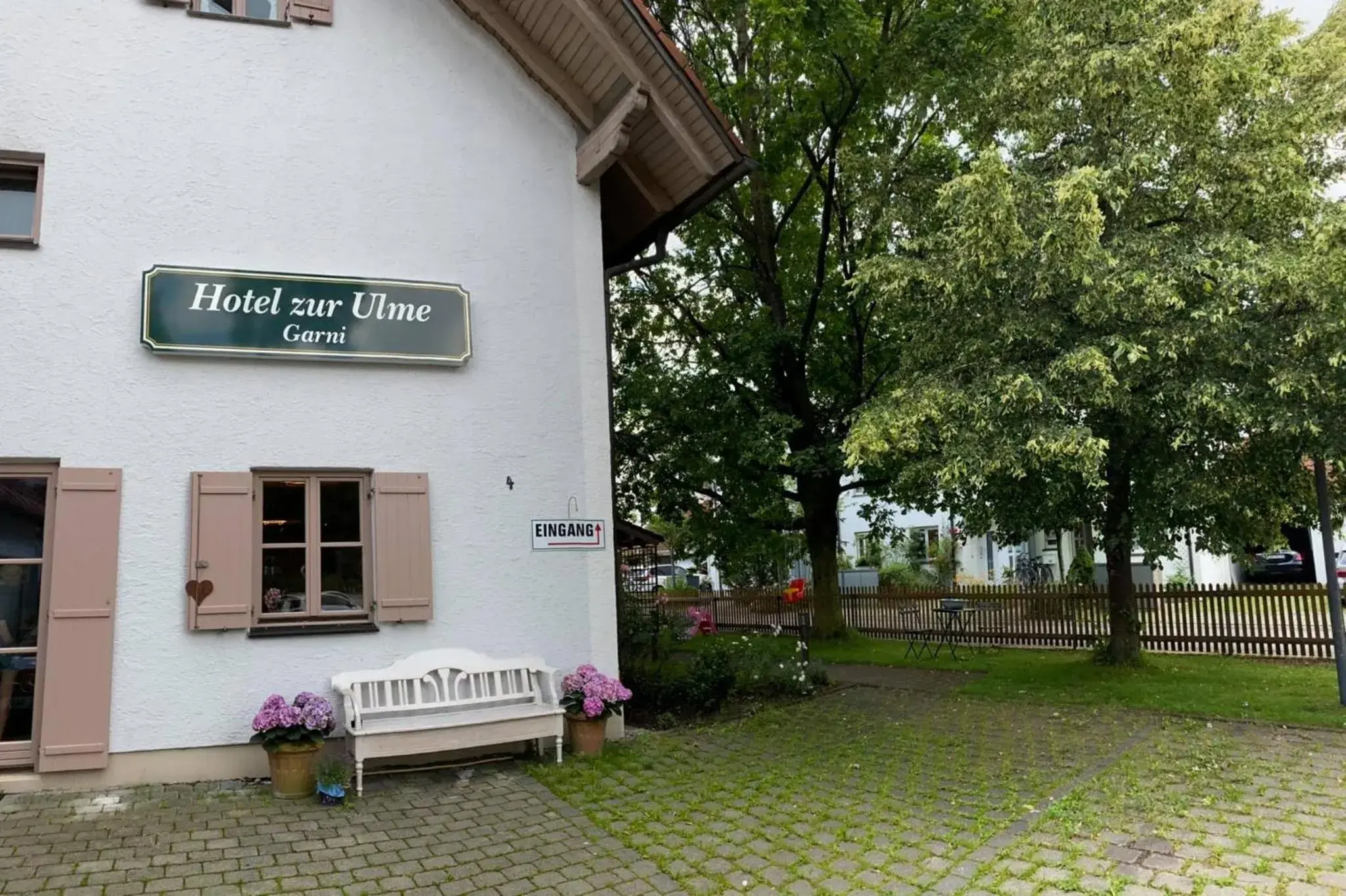 Hotel zur Ulme Hotel zur Ulme