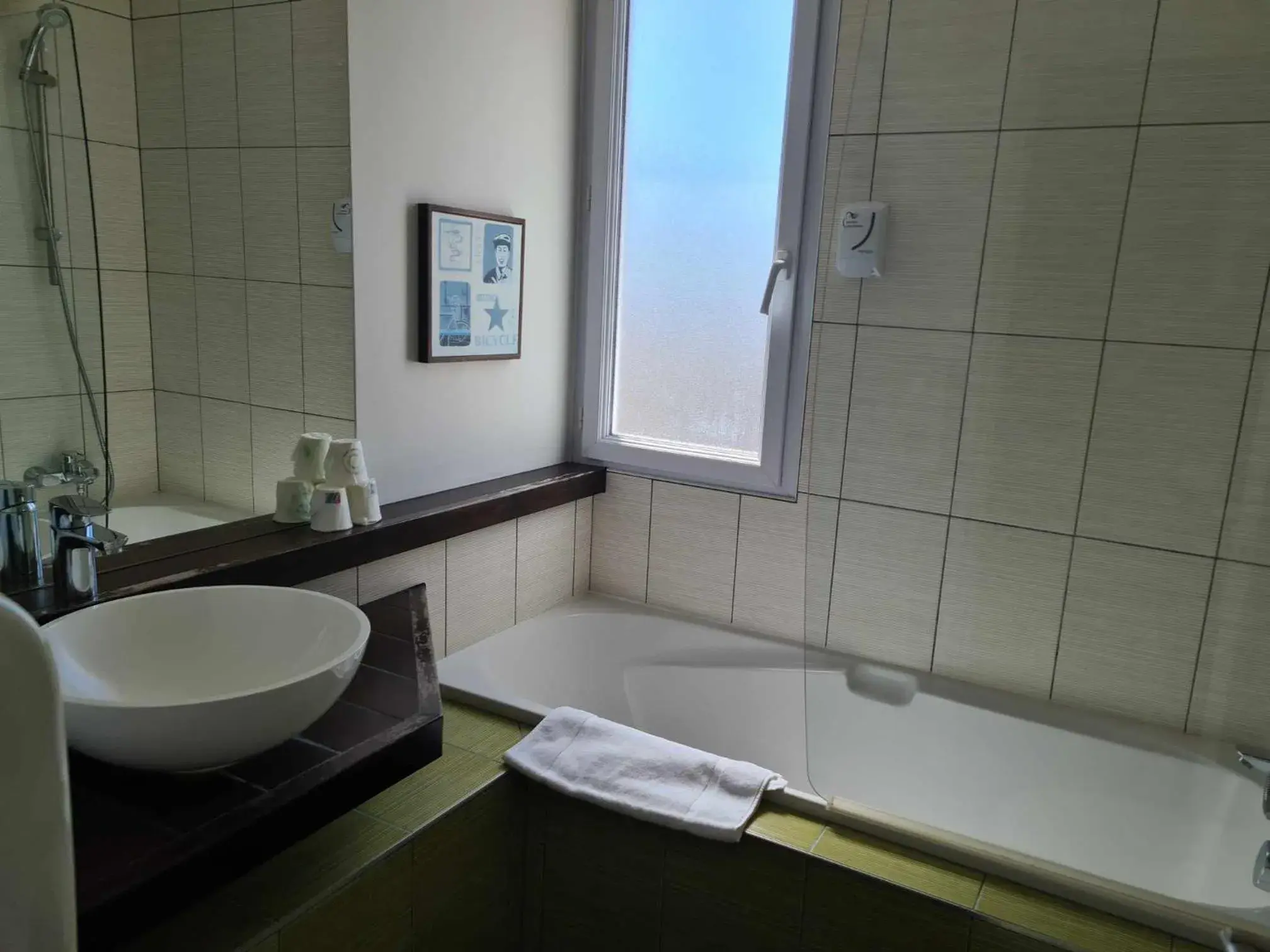 Triple Room in Hotel Cap D'Ambre Triple Room in Hotel Cap D'Ambre