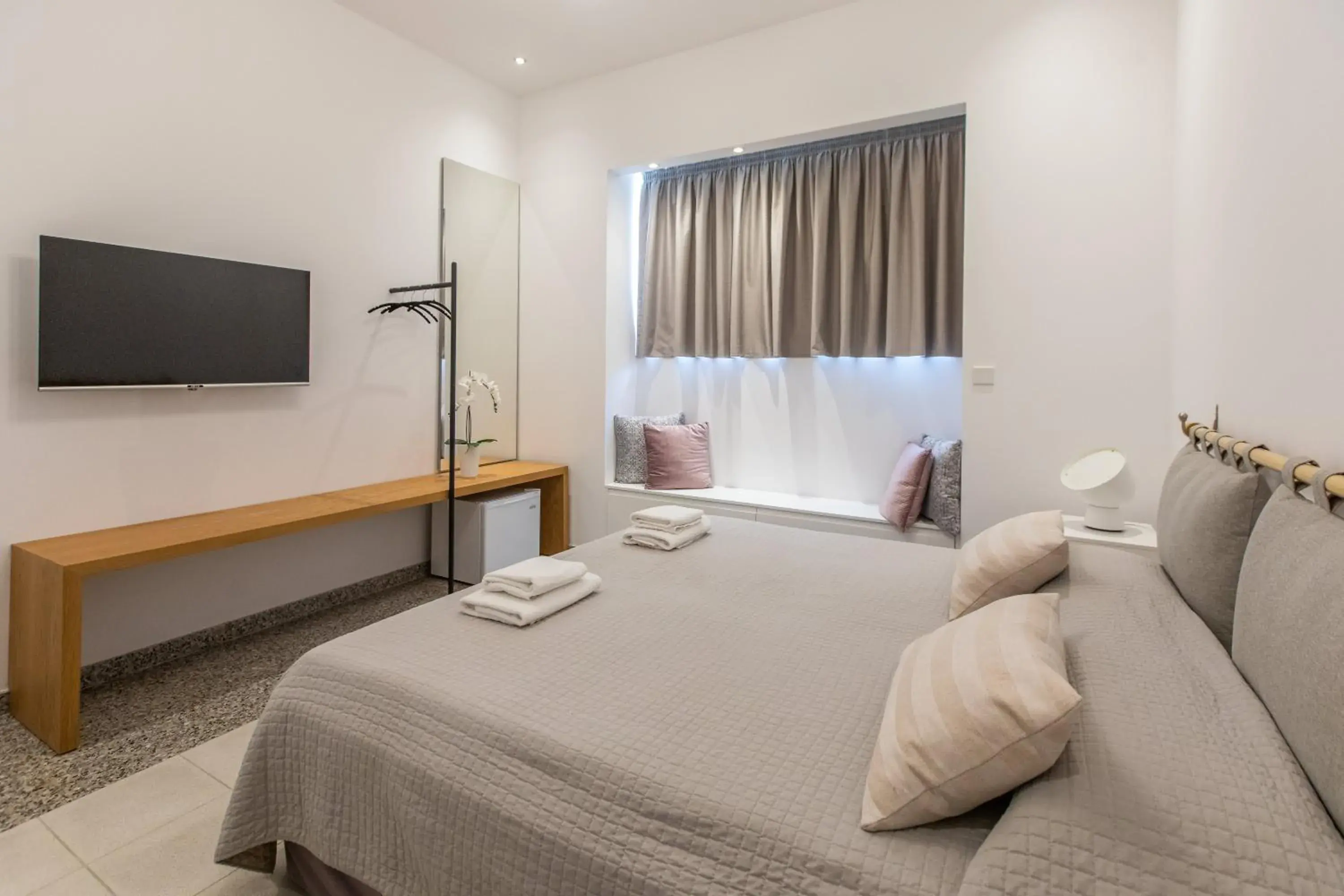 Large Double Room in Rooms - Unique staying in Paphos Centre Large Double Room in Rooms - Unique staying in Paphos Centre