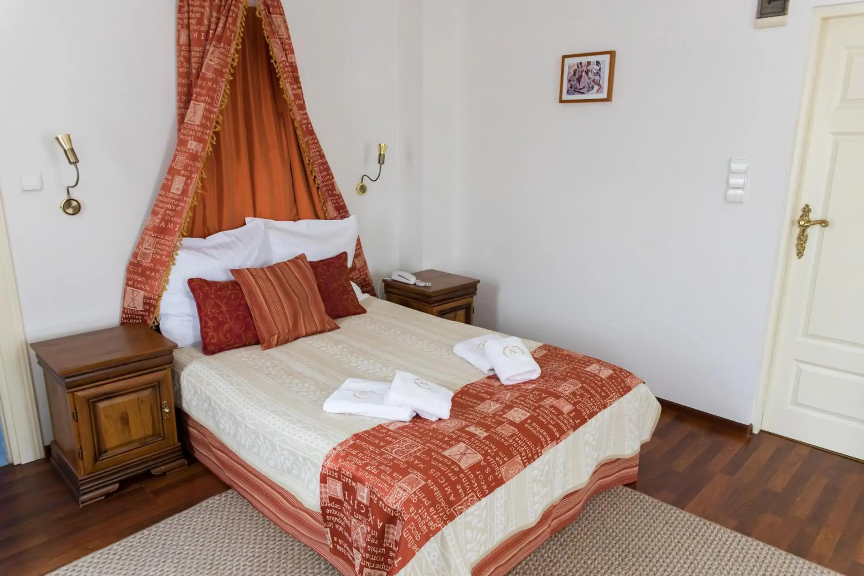 Double Room with Private Bathroom - single occupancy in Hotel Napoleon Double Room with Private Bathroom - single occupancy in Hotel Napoleon