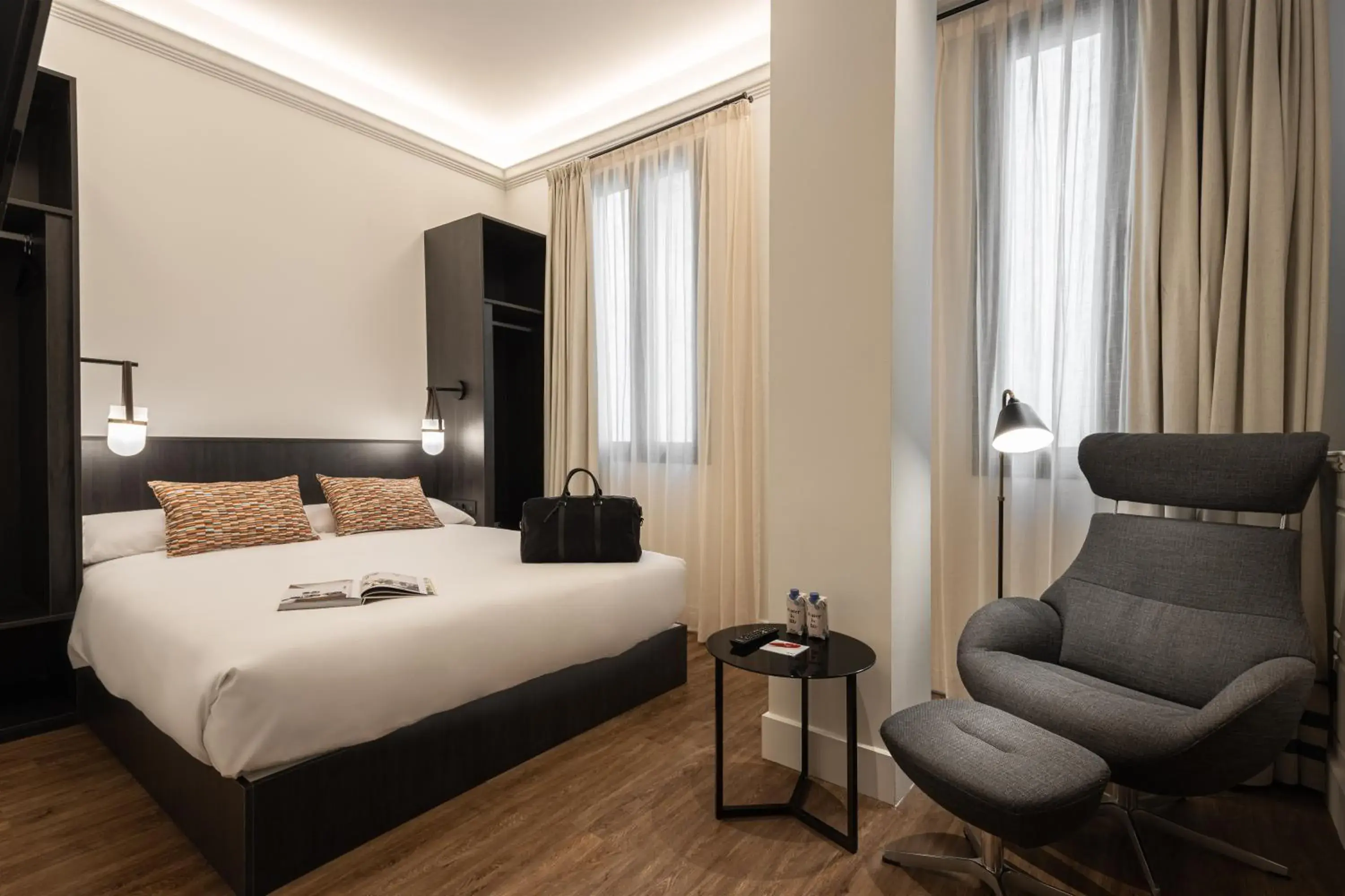 Double Room with Private Bathroom in TOC Hostel Malaga Double Room with Private Bathroom in TOC Hostel Malaga