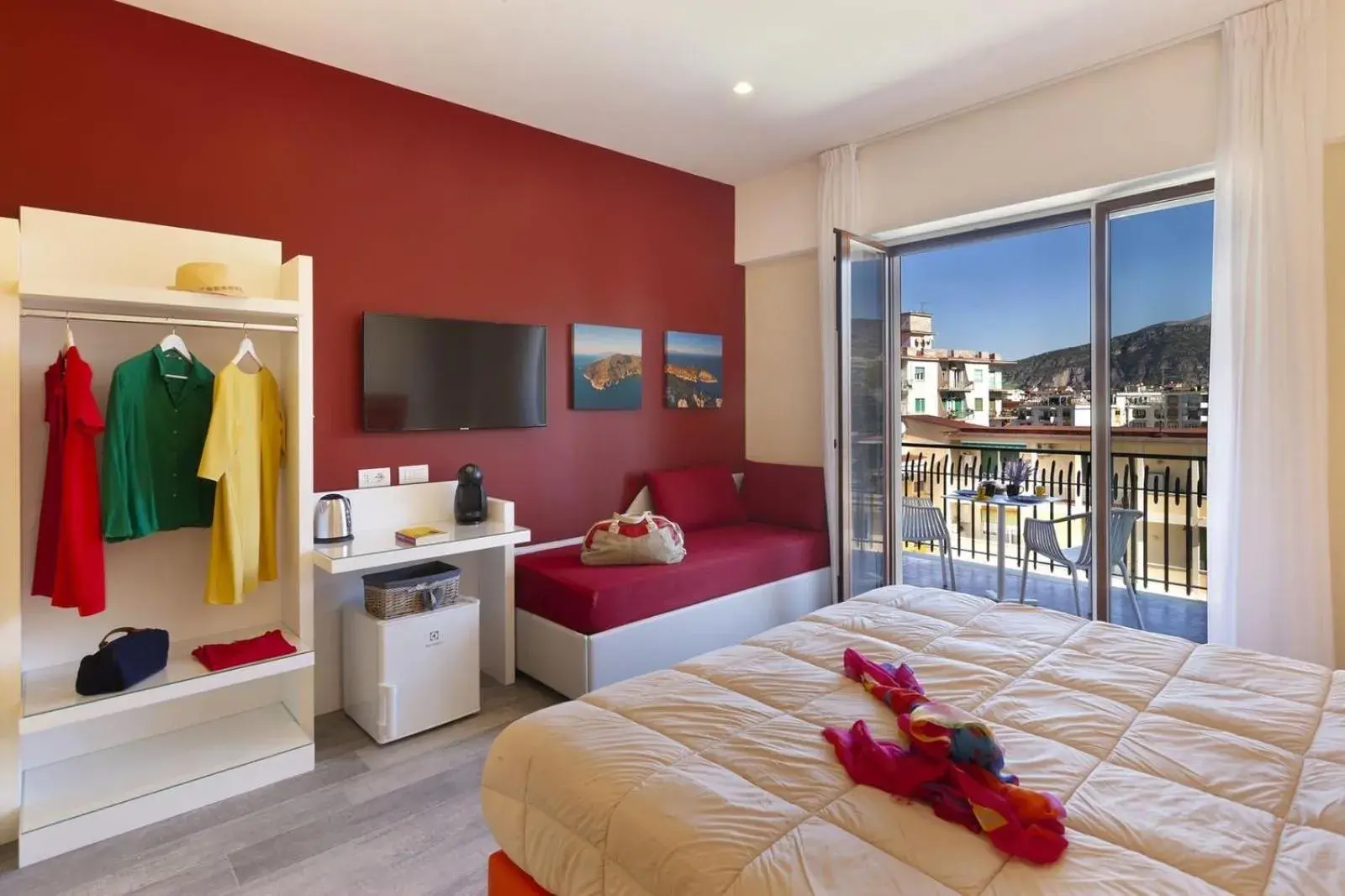 Deluxe Double Room with Balcony in Parco Tasso Guest House Deluxe Double Room with Balcony in Parco Tasso Guest House