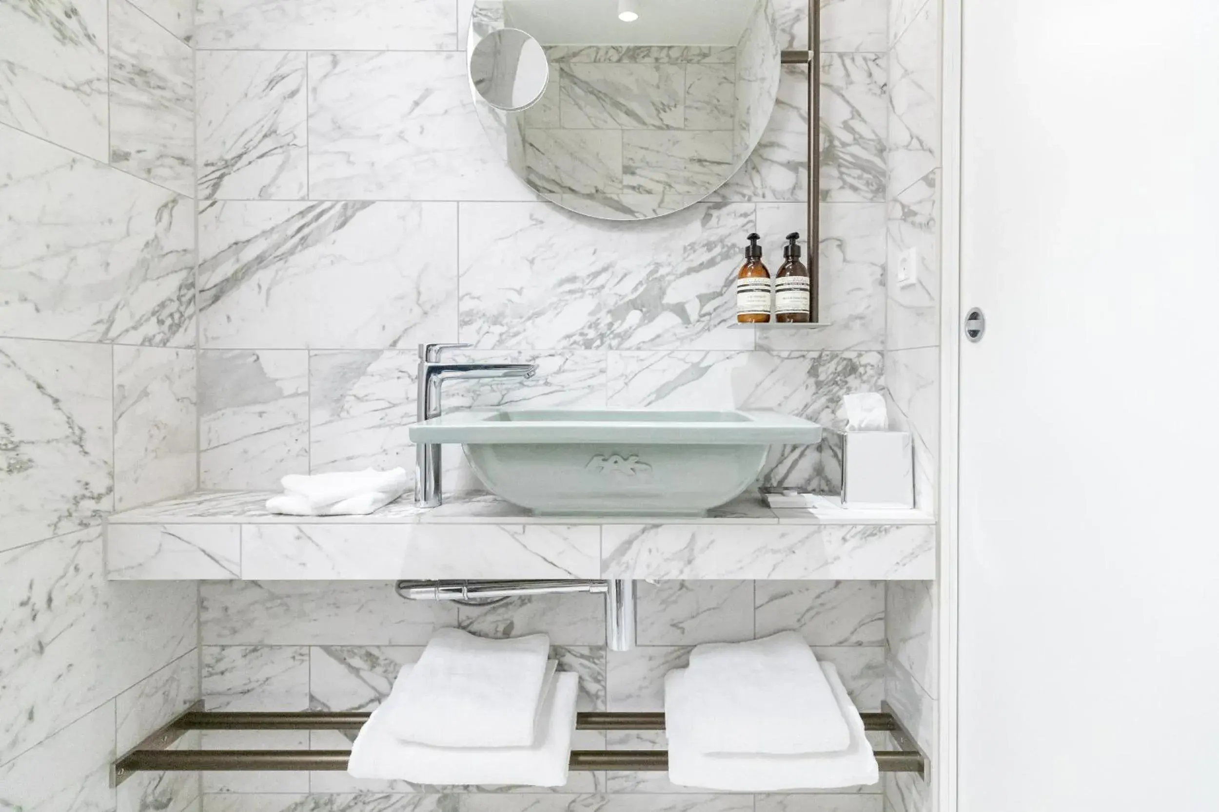 Deluxe Suite in the Socialist, a Tribute Portfolio Hotel Deluxe Suite in the Socialist, a Tribute Portfolio Hotel