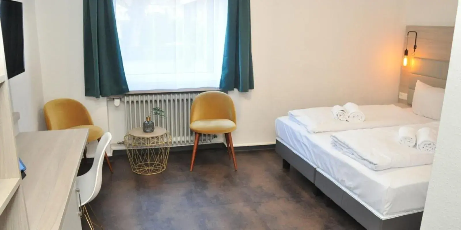 Family Room with Bathroom in Hotel Am Martinsberg Family Room with Bathroom in Hotel Am Martinsberg