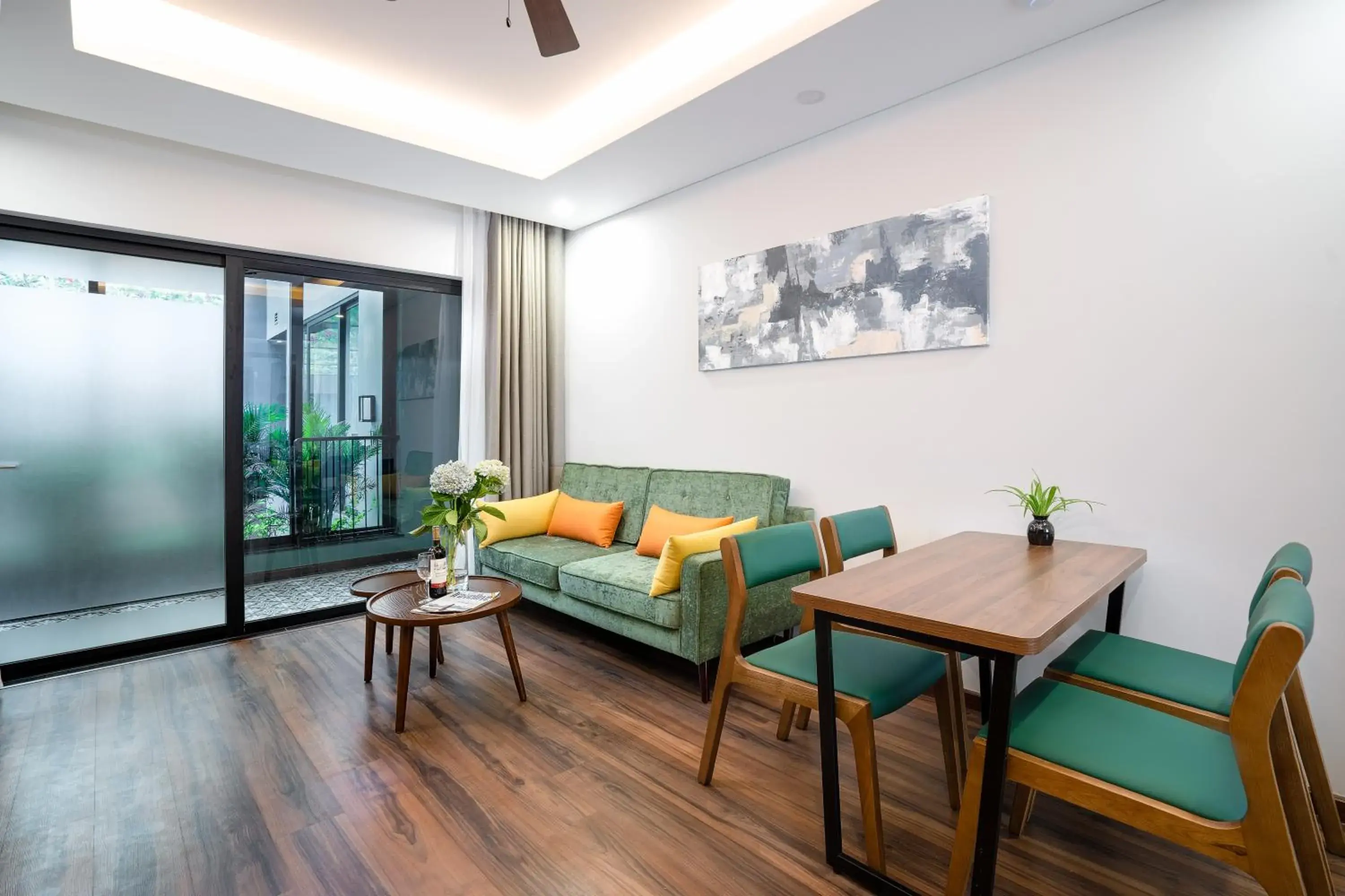 2-Bedroom Deluxe Apartment with Balcony City View in Chi House Danang Hotel and Apartment 2-Bedroom Deluxe Apartment with Balcony City View in Chi House Danang Hotel and Apartment