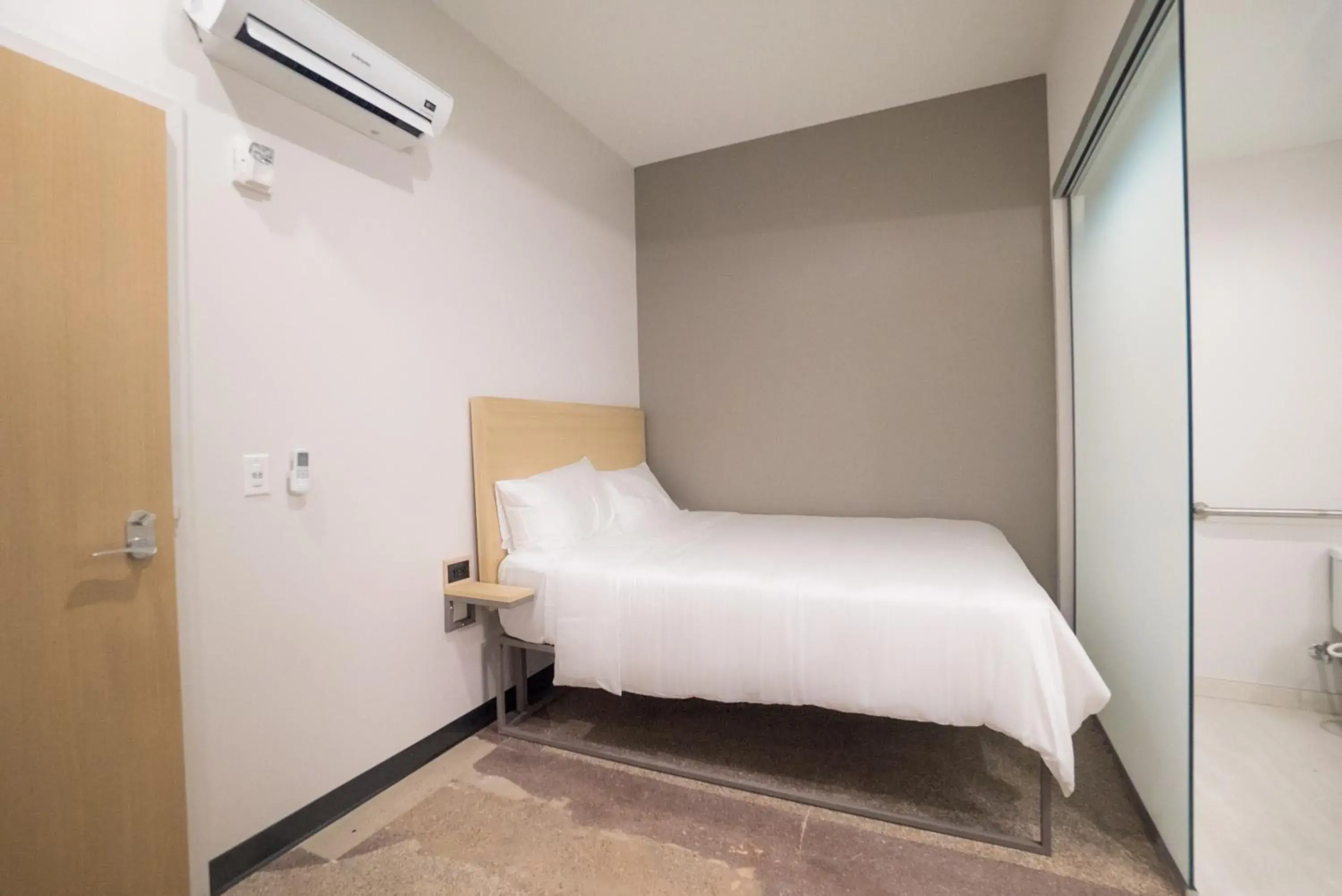 Queen Room - Disability Access in SOVA Micro-Room & Social Hotel Queen Room - Disability Access in SOVA Micro-Room & Social Hotel