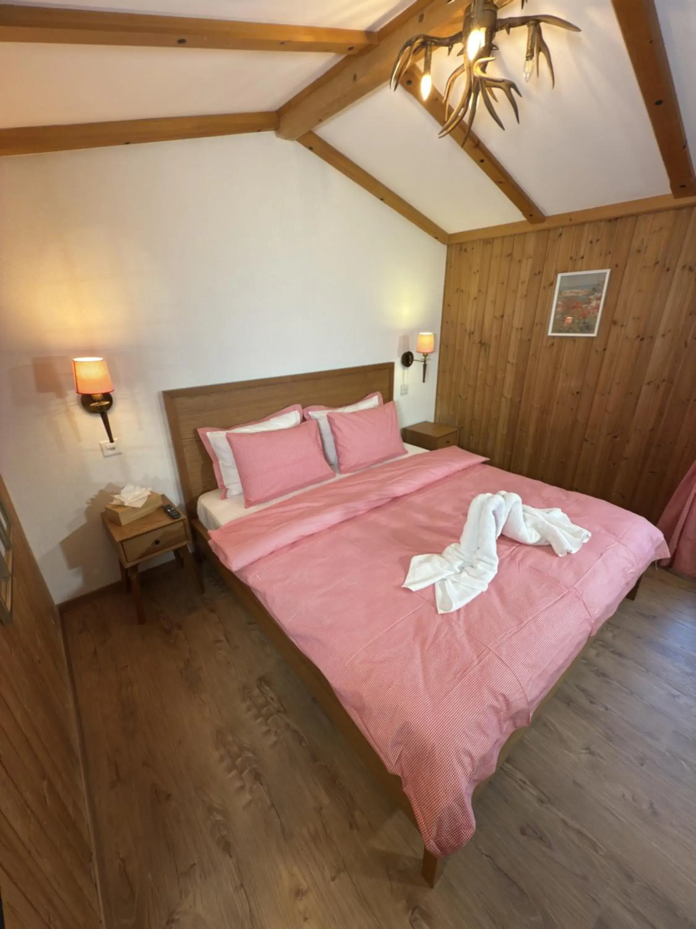 Deluxe Double Room in Hotel Schützen Lauterbrunnen Deluxe Double Room in Hotel Schützen Lauterbrunnen