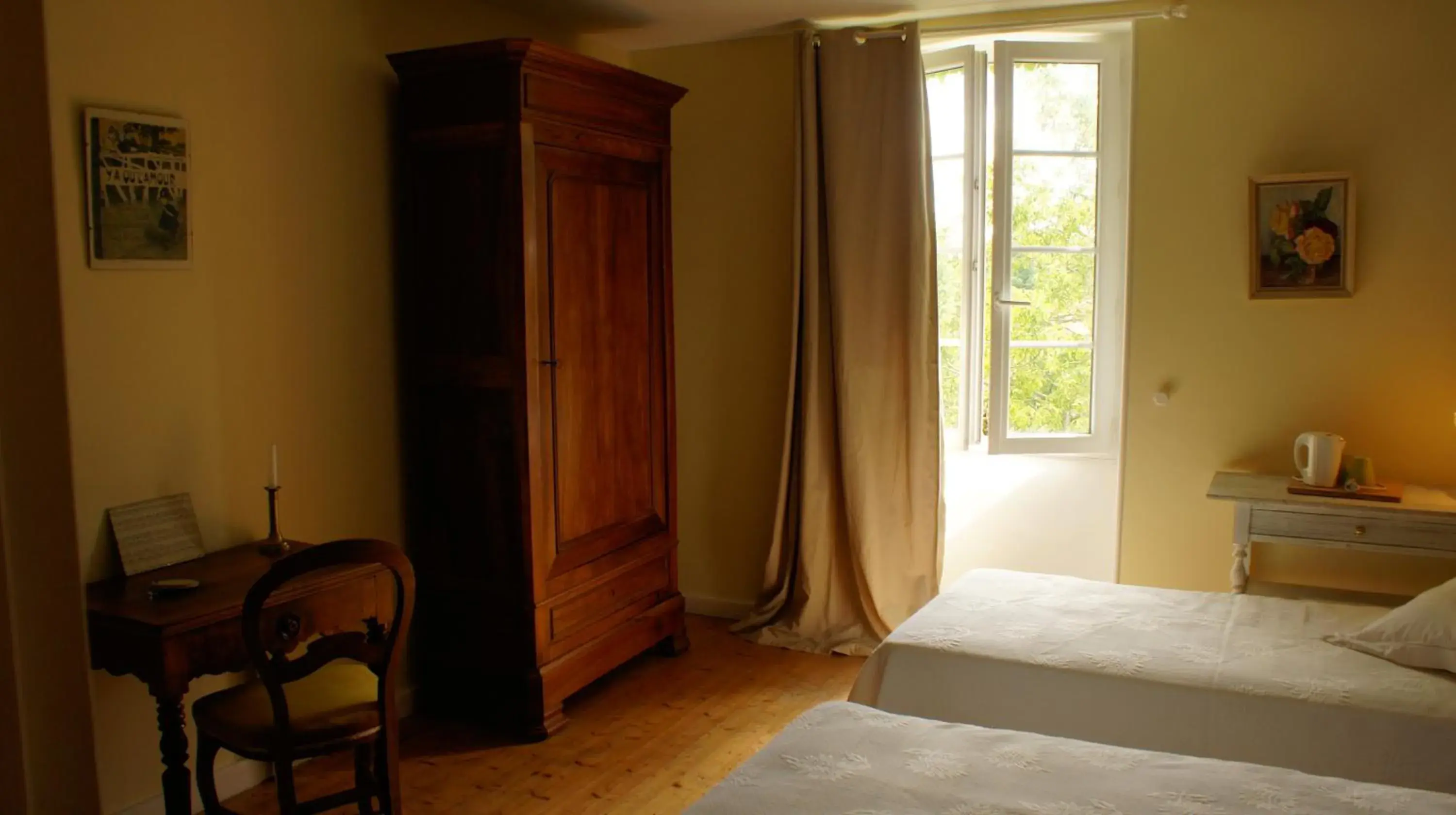 Double or Twin Room with Garden View in Chambres d'hôtes La Hourqueyre Double or Twin Room with Garden View in Chambres d'hôtes La Hourqueyre