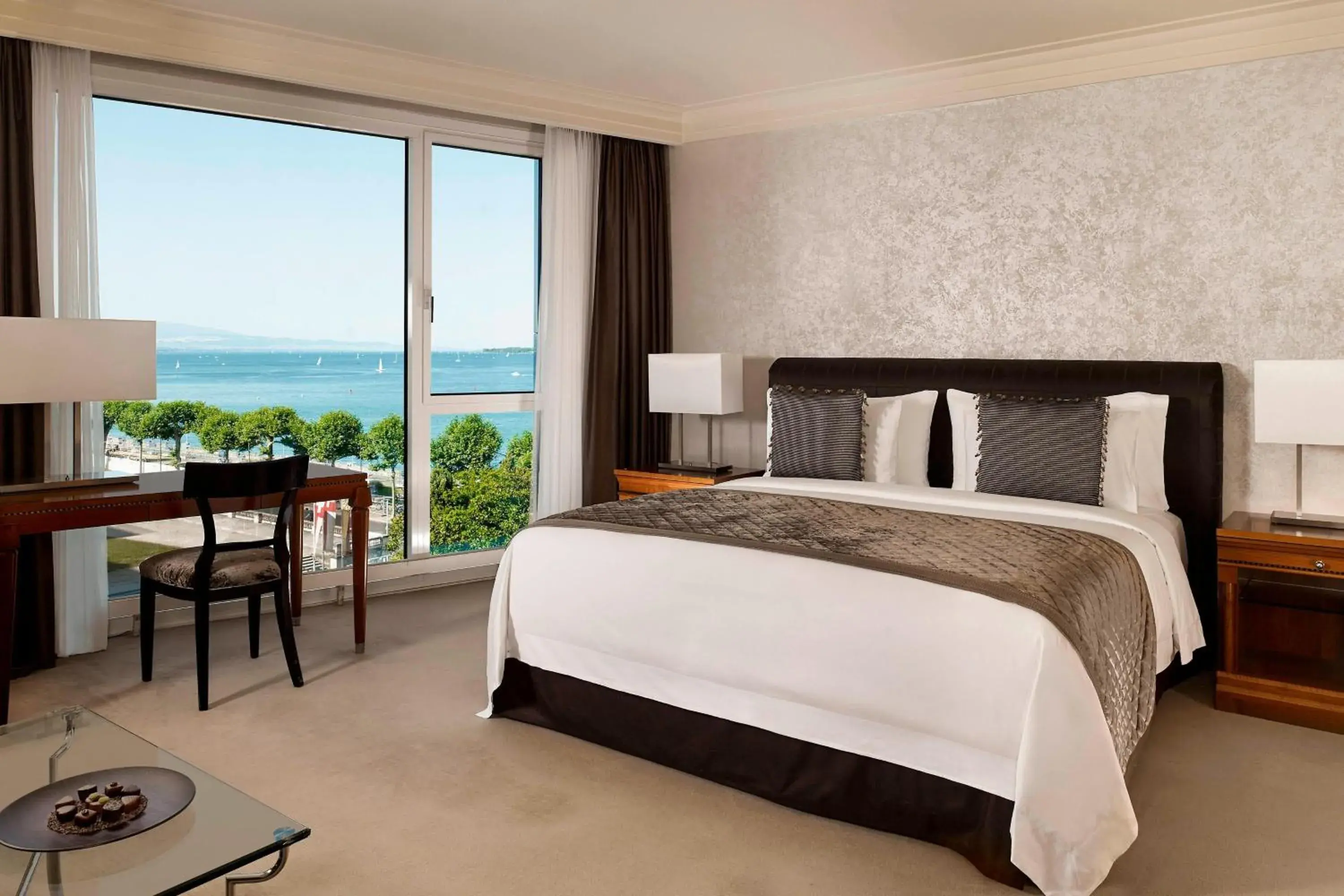 Large Executive King Room with Lake View in Hotel President Wilson, a Luxury Collection Hotel, Geneva Large Executive King Room with Lake View in Hotel President Wilson, a Luxury Collection Hotel, Geneva