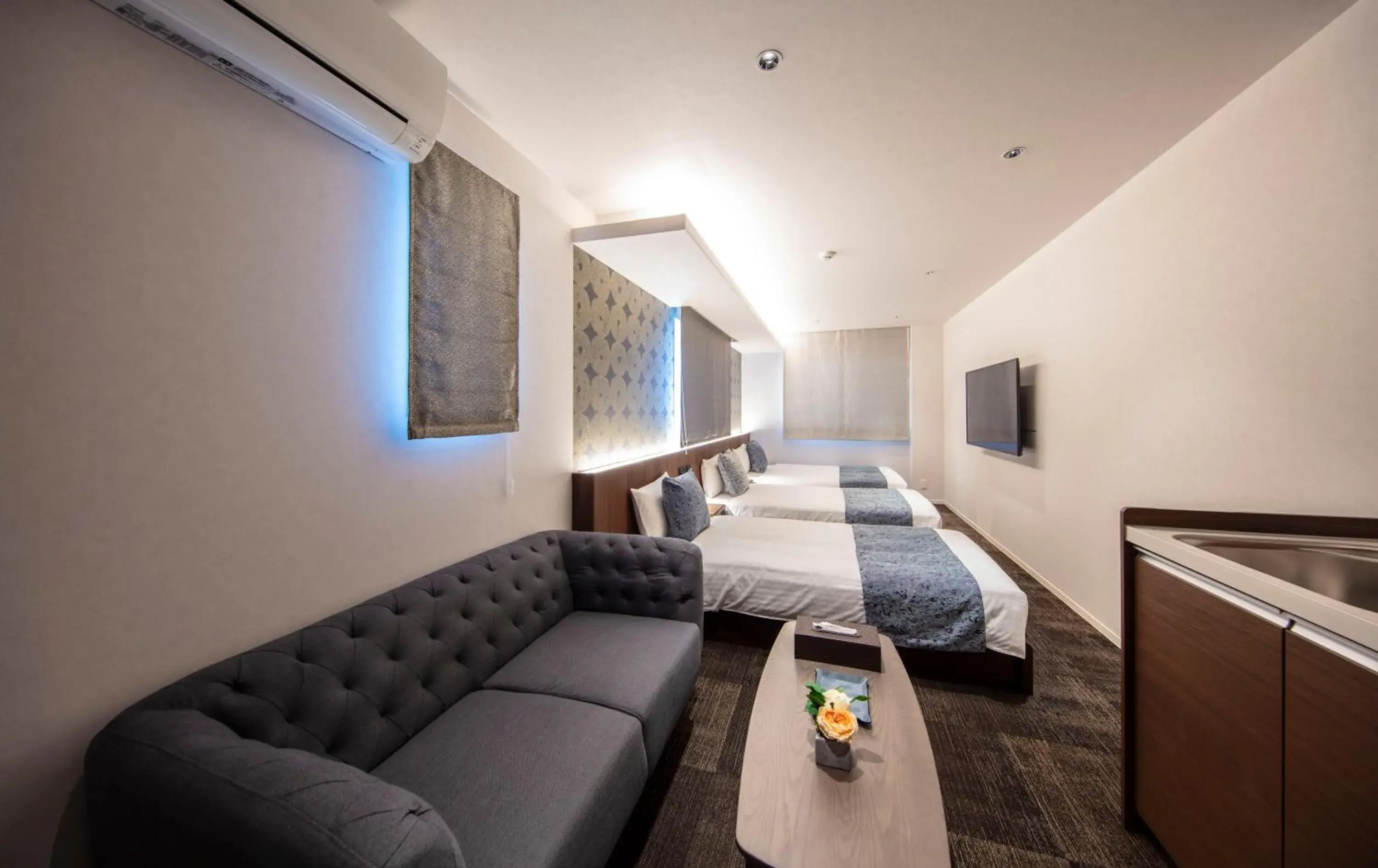 Standard Triple Room in GRAND BASE Okayama Ekimae Standard Triple Room in GRAND BASE Okayama Ekimae