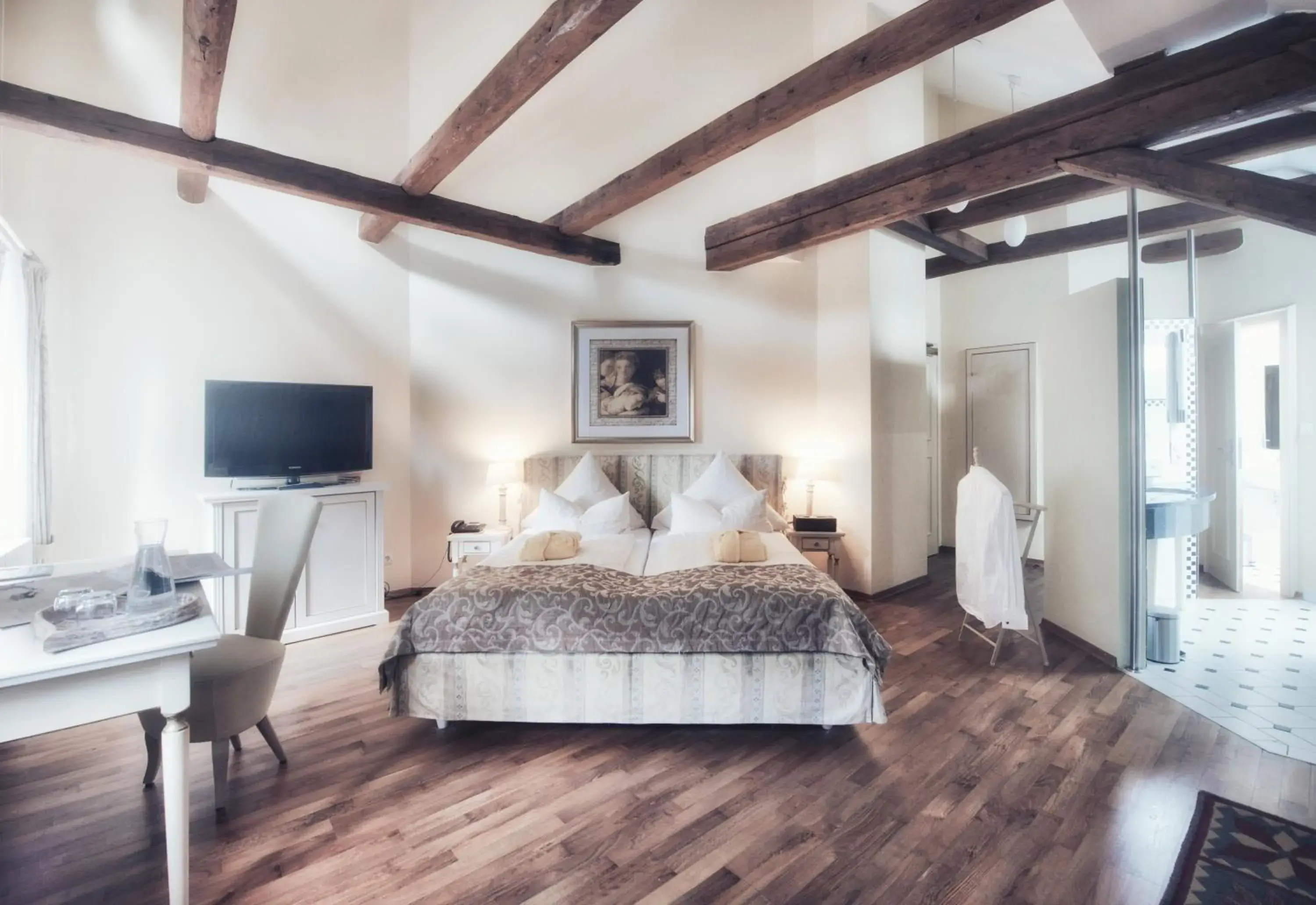 Junior Suite with Garden View in Biohotel Schlossgut Oberambach Junior Suite with Garden View in Biohotel Schlossgut Oberambach