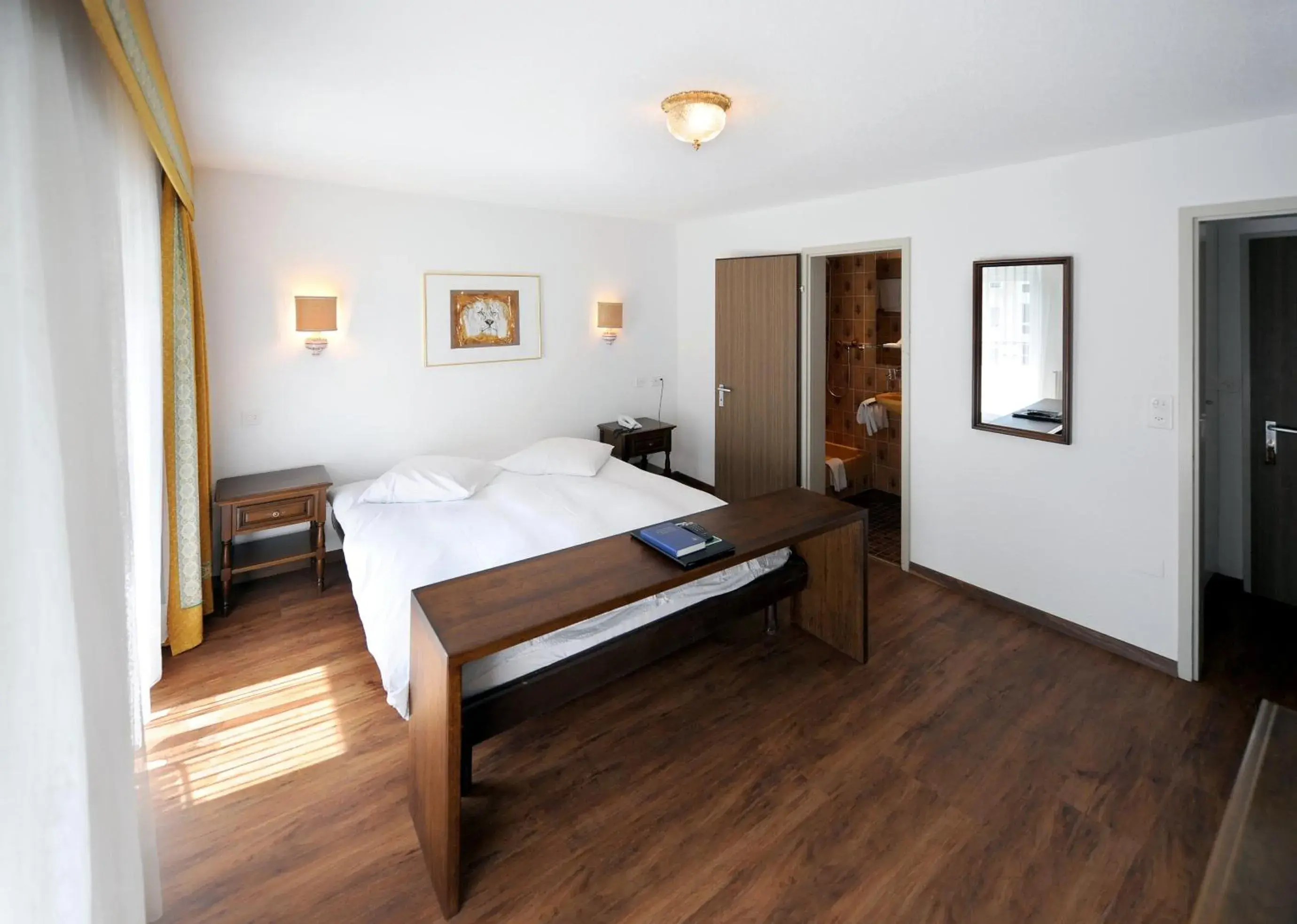 Corner Room with Balcony in Hotel Römerhof Corner Room with Balcony in Hotel Römerhof