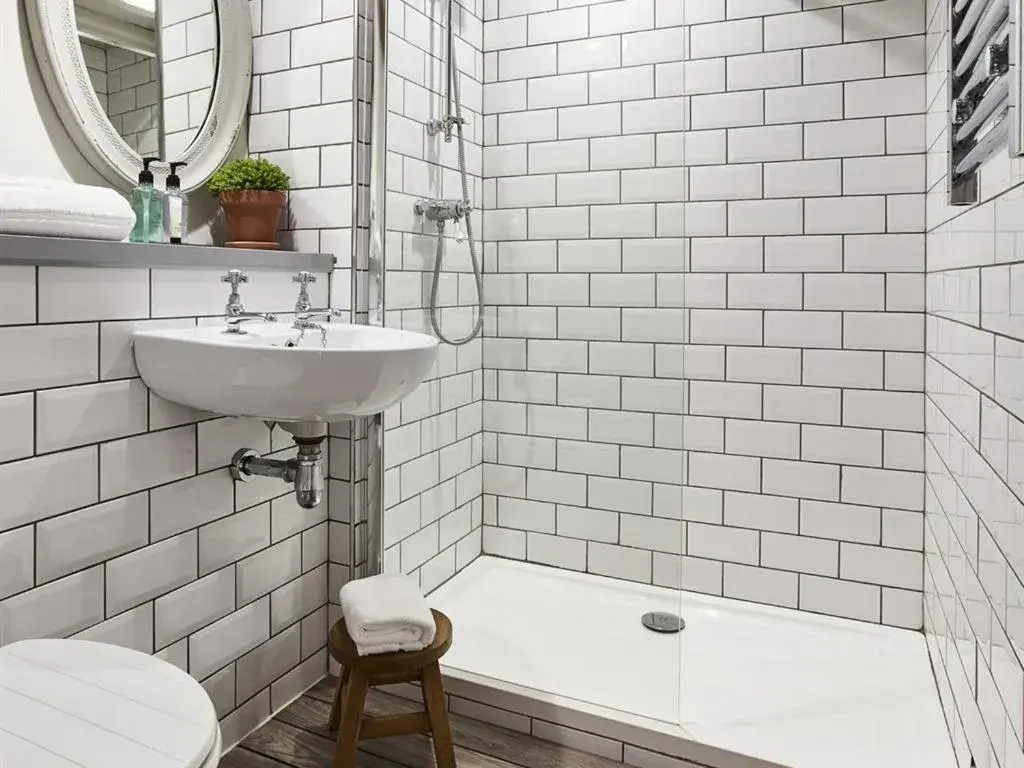 Superior Family Room - single occupancy in The Masons Arms Superior Family Room - single occupancy in The Masons Arms