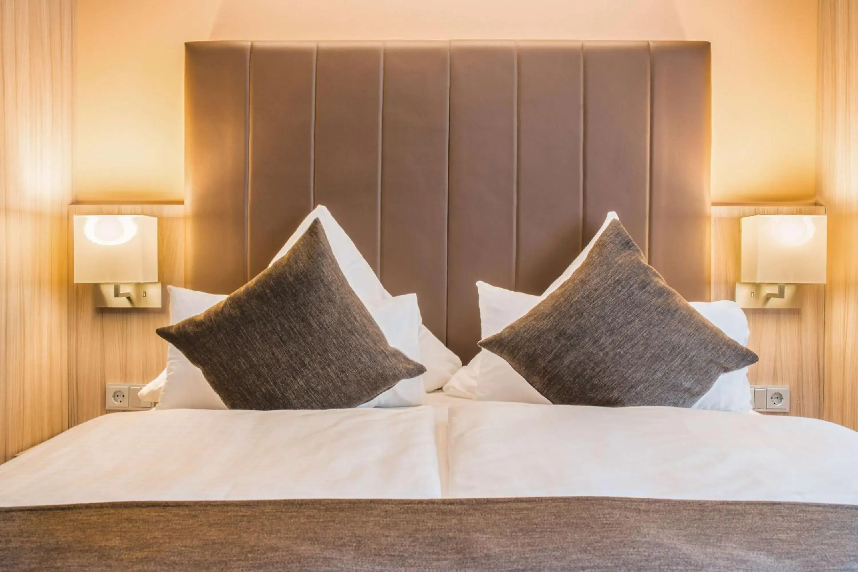 Comfort Queen Room in Best Western Plus Hotel Regence Comfort Queen Room in Best Western Plus Hotel Regence