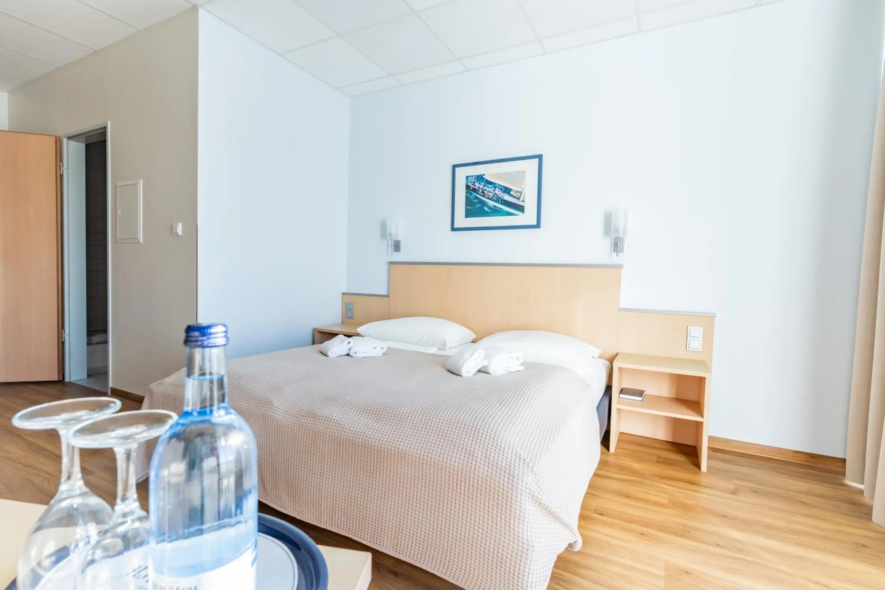 Double Room with Land View - single occupancy in Bodensee Yachthotel Schattmaier Double Room with Land View - single occupancy in Bodensee Yachthotel Schattmaier