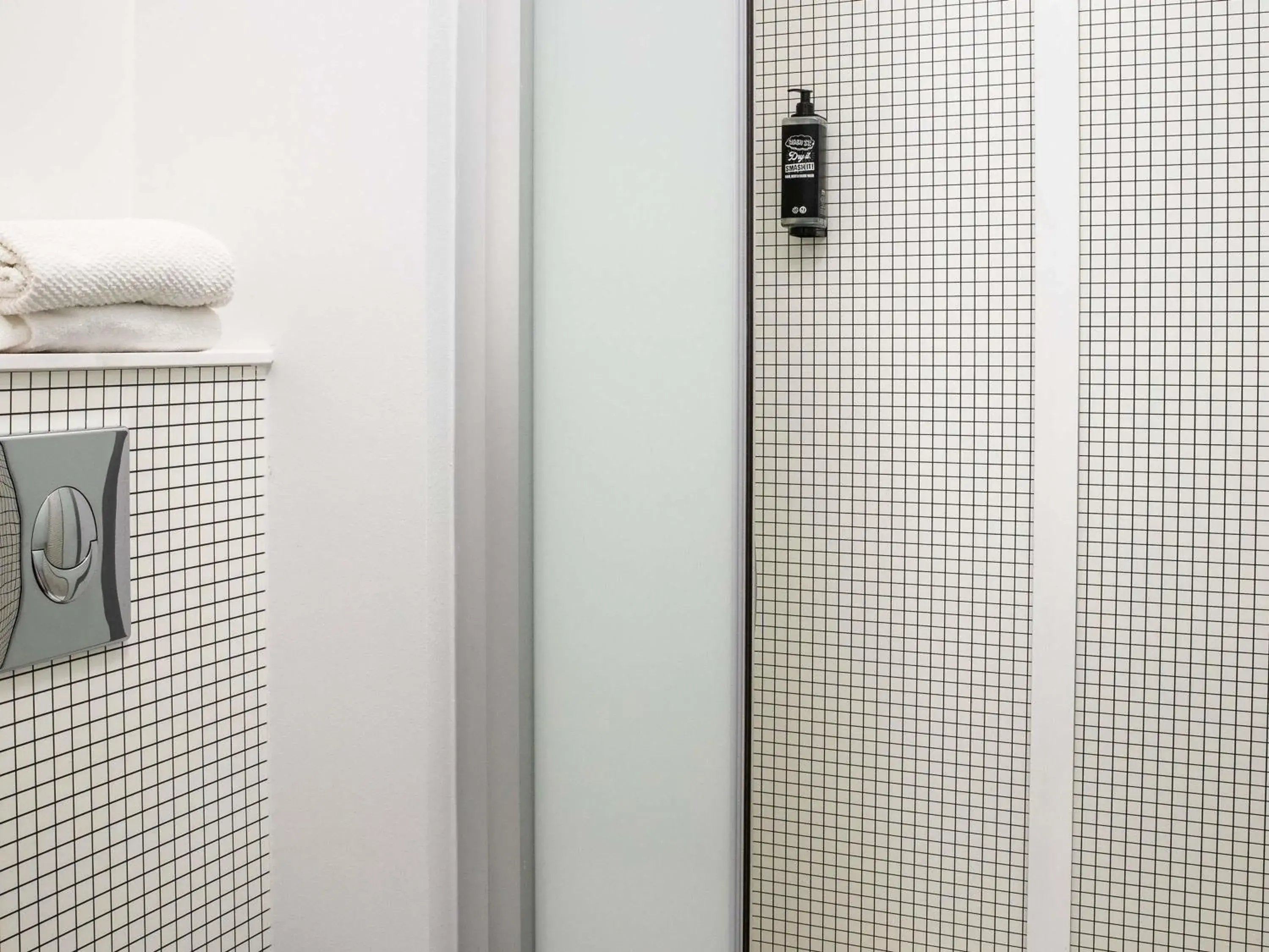 Triple Room with Private Bathroom in ibis budget Sucy en Brie Triple Room with Private Bathroom in ibis budget Sucy en Brie