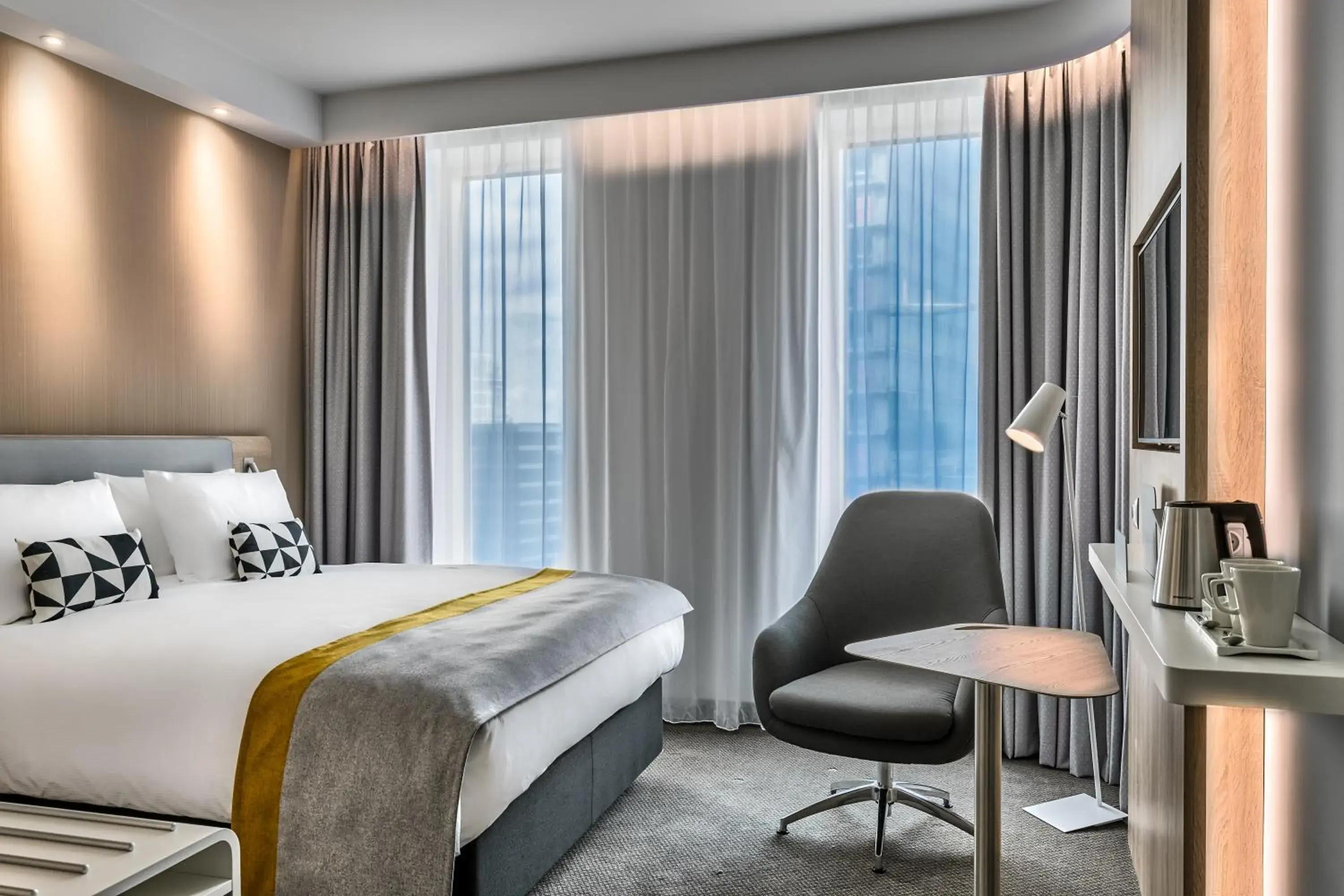 Standard Double Room with City View in Holiday Inn Express - Warsaw - The HUB by IHG Standard Double Room with City View in Holiday Inn Express - Warsaw - The HUB by IHG