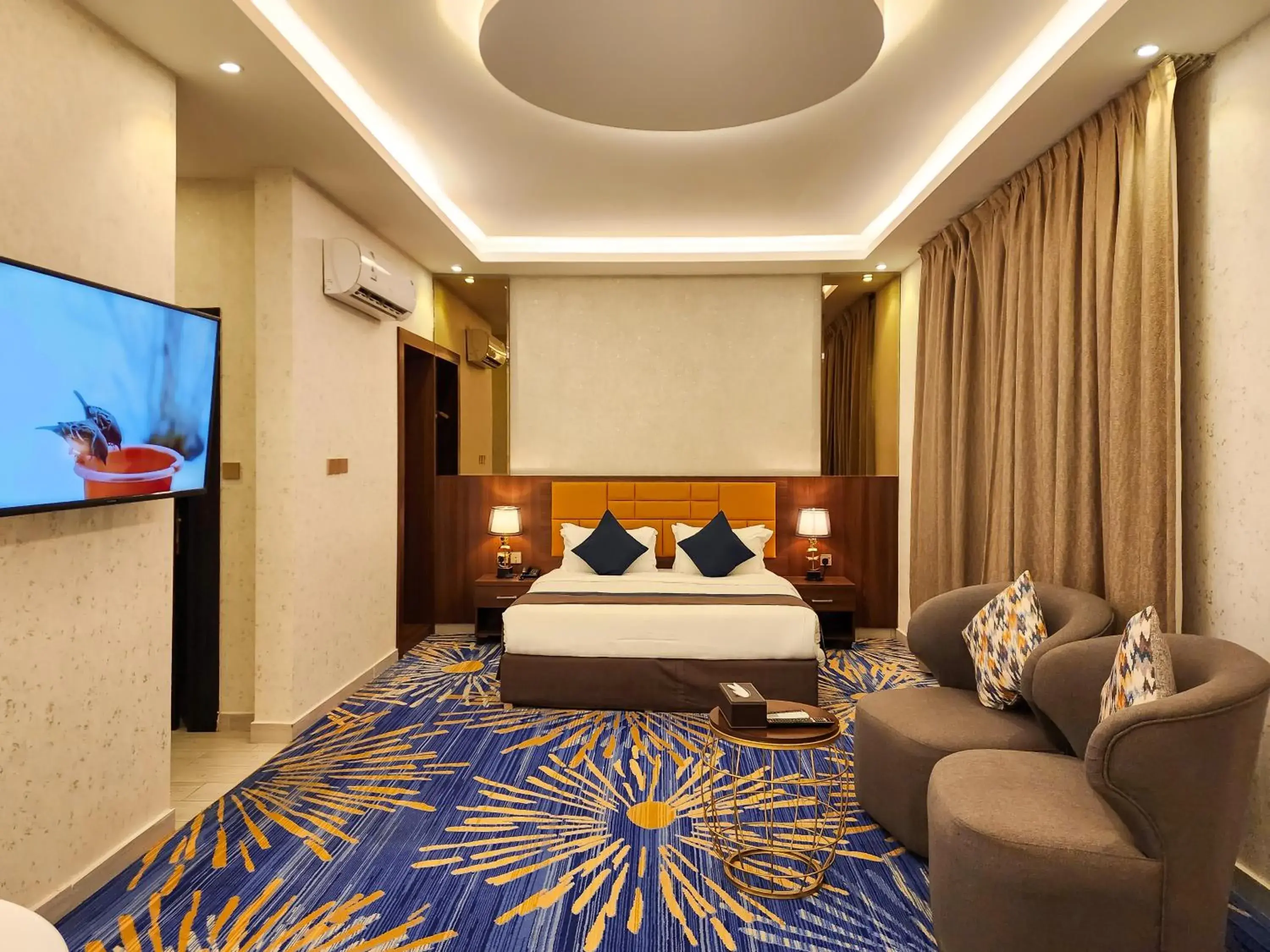 Suite with Spa Bath in Holiday Al Khaleej Hotel Suite with Spa Bath in Holiday Al Khaleej Hotel