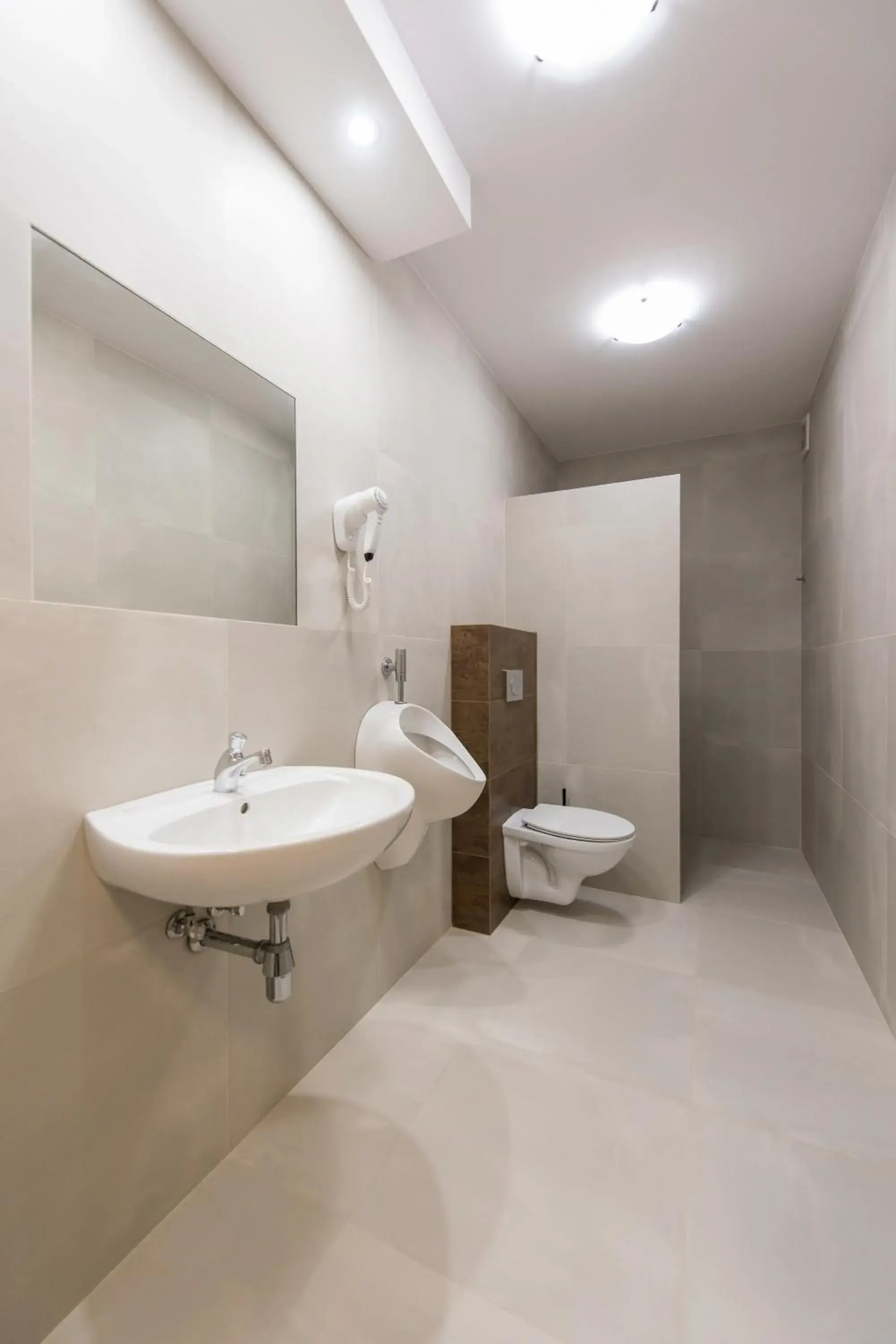 Twin Room with Shared Bathroom in Hostel SMS FREE PARKING Twin Room with Shared Bathroom in Hostel SMS FREE PARKING