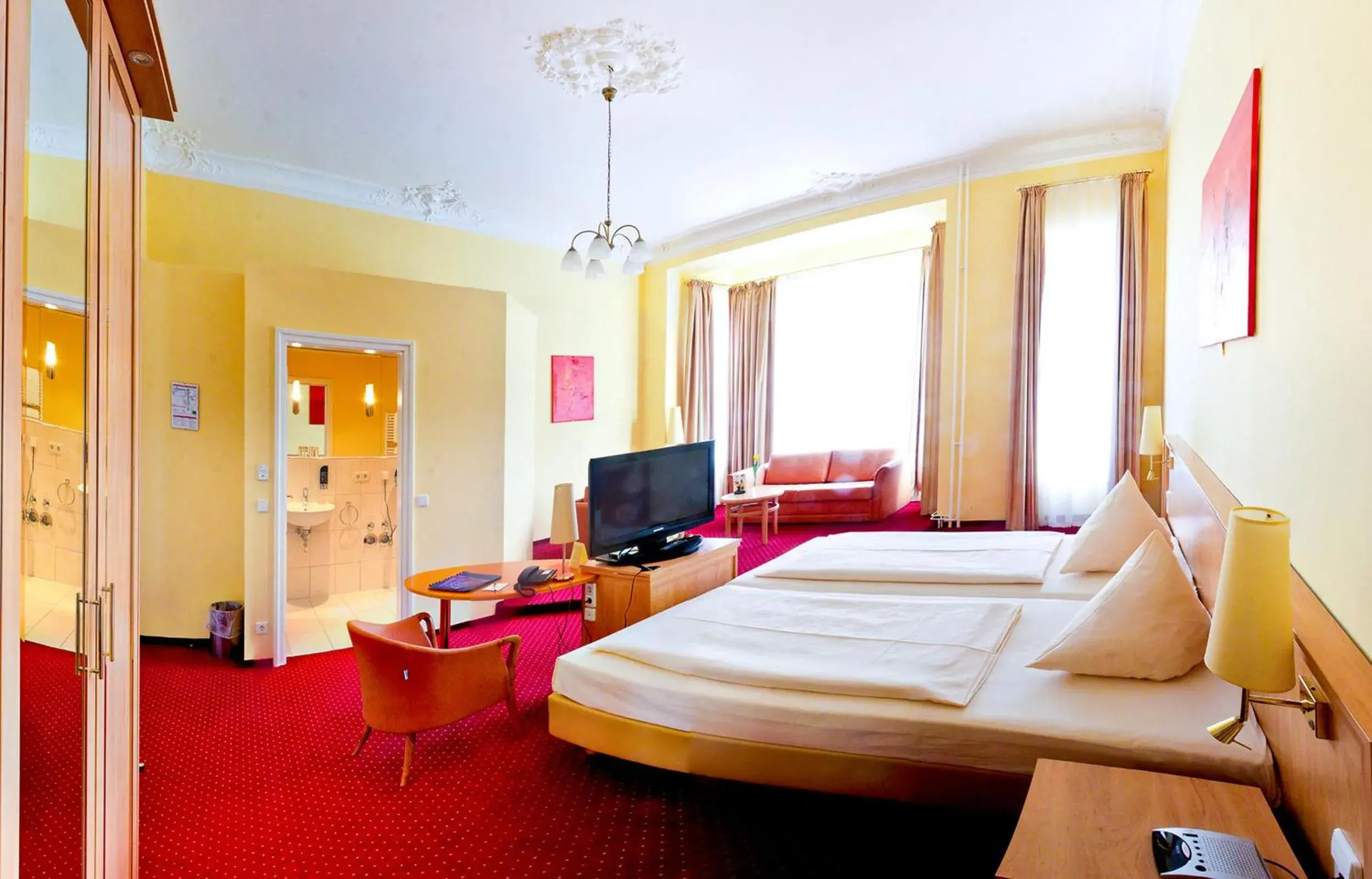 Triple Room (3 Adults) in Hotel Vivaldi Berlin am Kurfürstendamm Triple Room (3 Adults) in Hotel Vivaldi Berlin am Kurfürstendamm