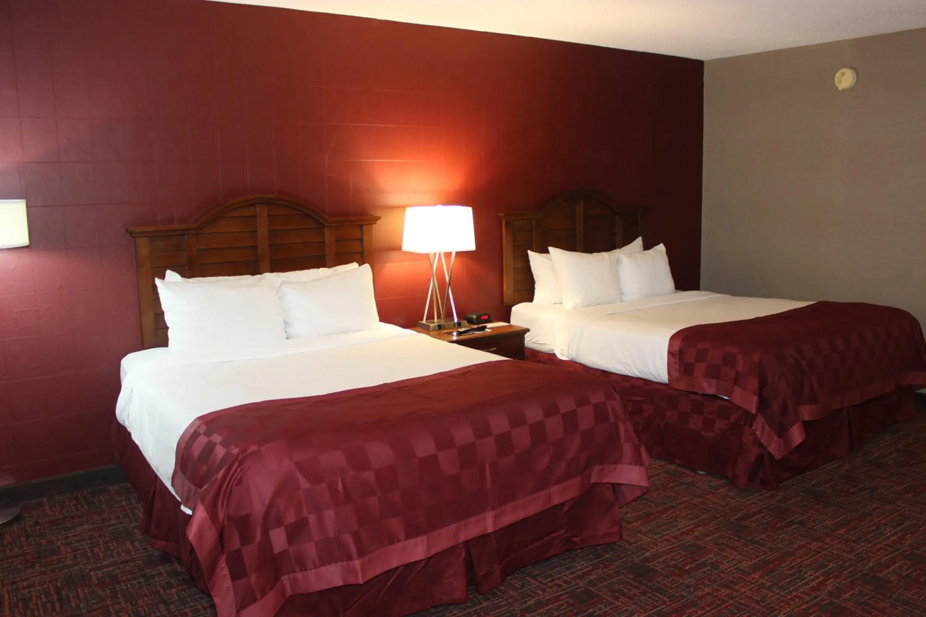 Queen Room with Two Queen Beds and Roll-in Shower - Mobility Accessible/Non-Smoking in Ramada by Wyndham Grand Forks Queen Room with Two Queen Beds and Roll-in Shower - Mobility Accessible/Non-Smoking in Ramada by Wyndham Grand Forks