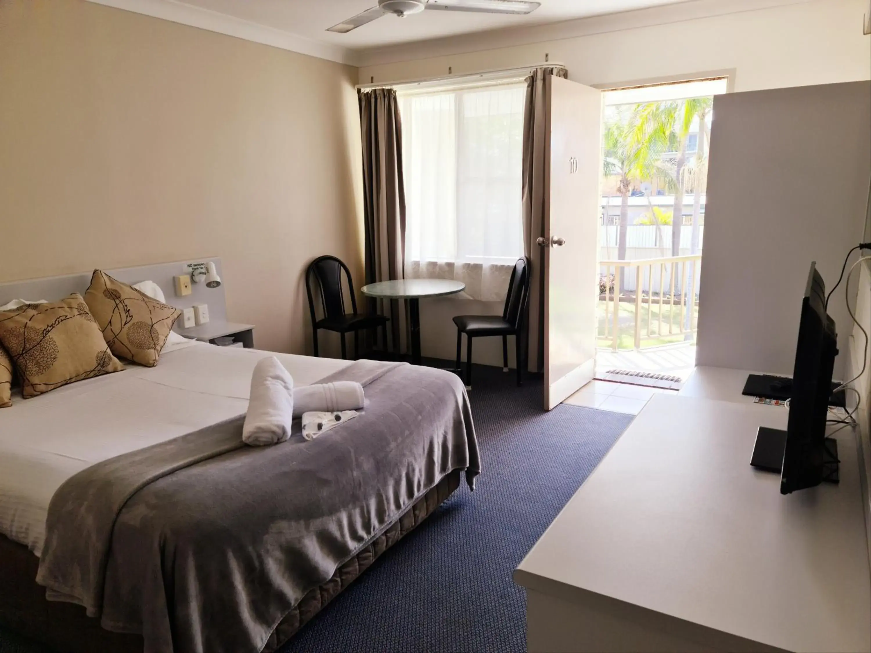 Double Room in Ocean Parade Motel Double Room in Ocean Parade Motel