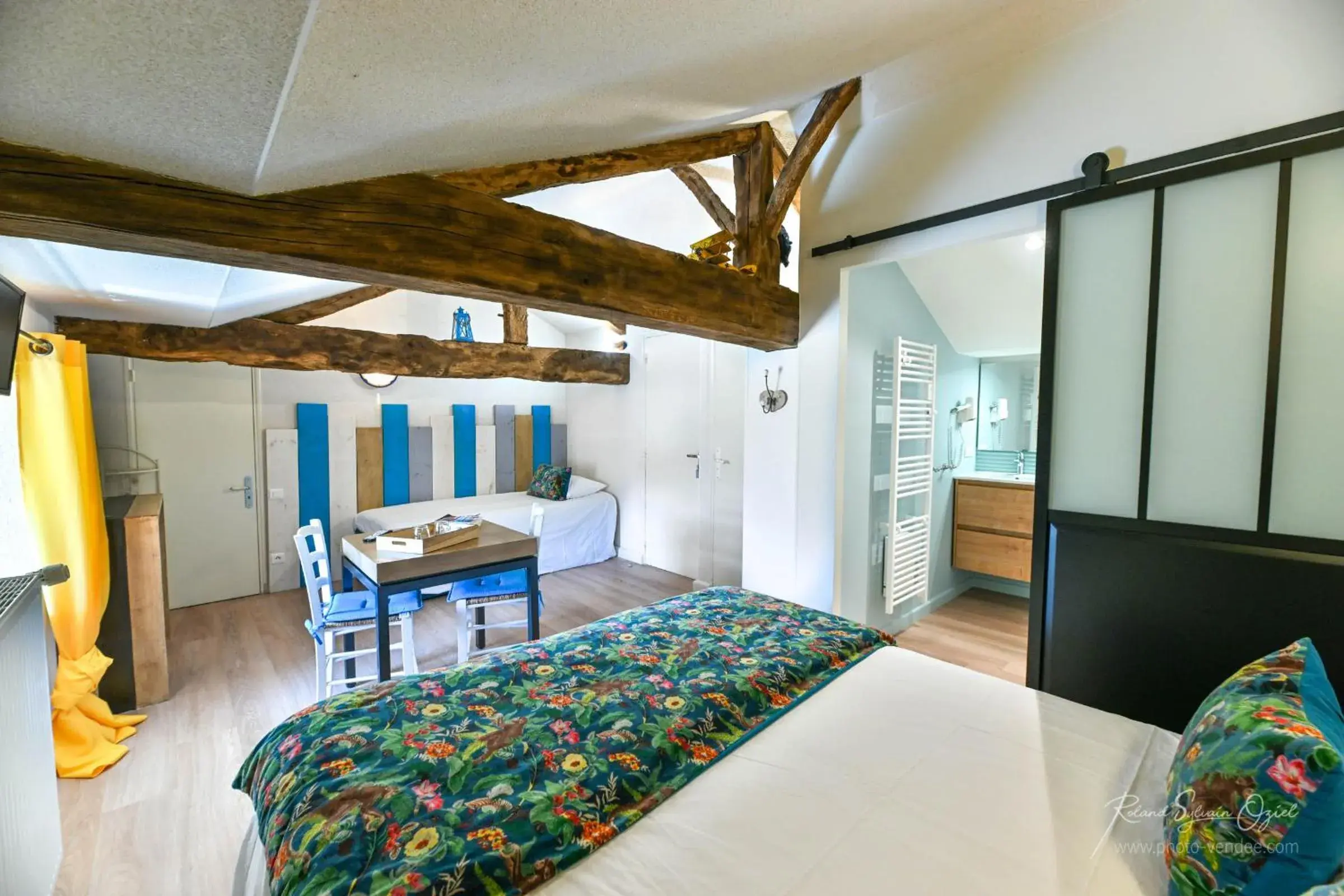 Family Room in Les Chambres d'Aurore Family Room in Les Chambres d'Aurore