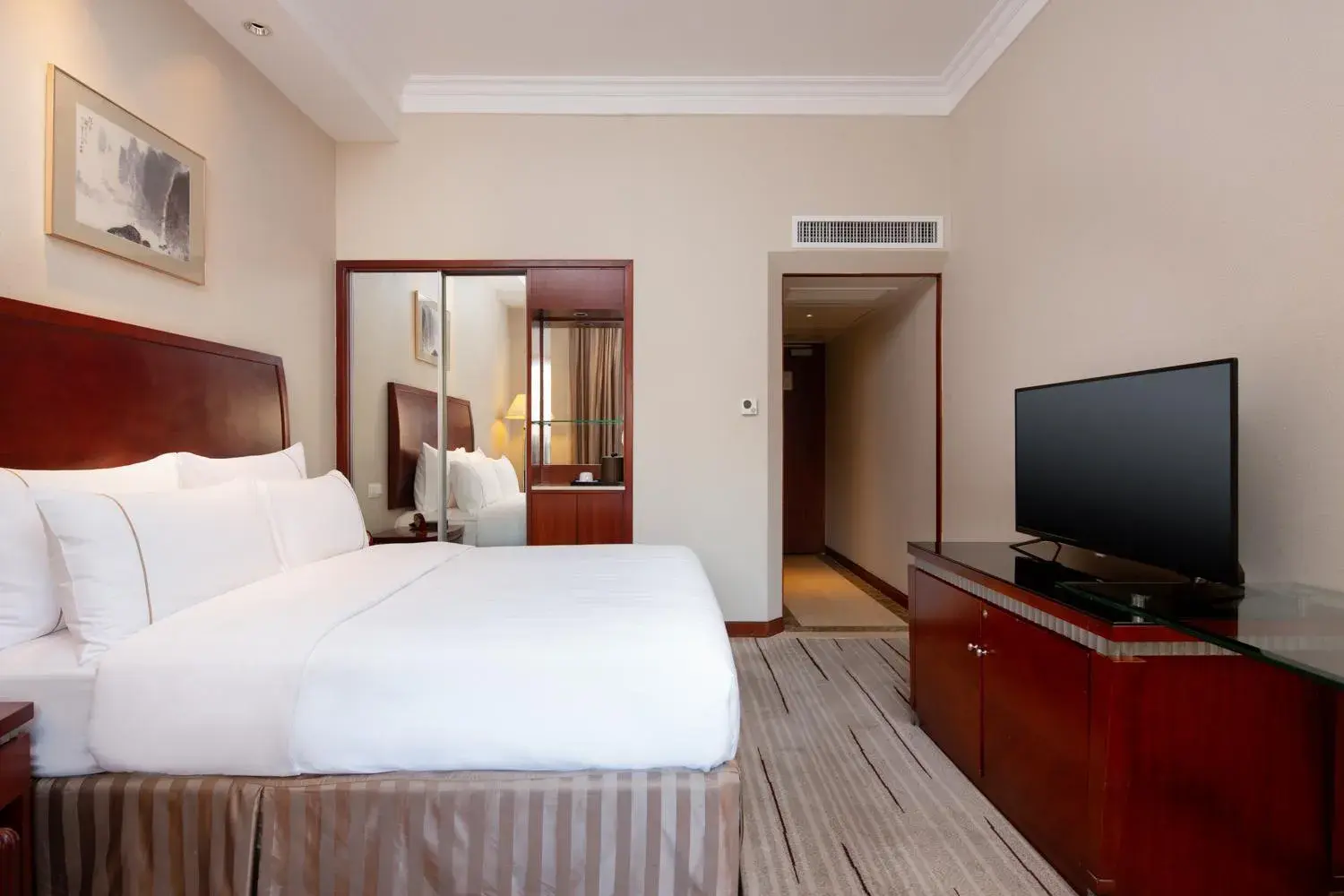 Standard Single Room in Jianguo Hotel Shanghai Standard Single Room in Jianguo Hotel Shanghai