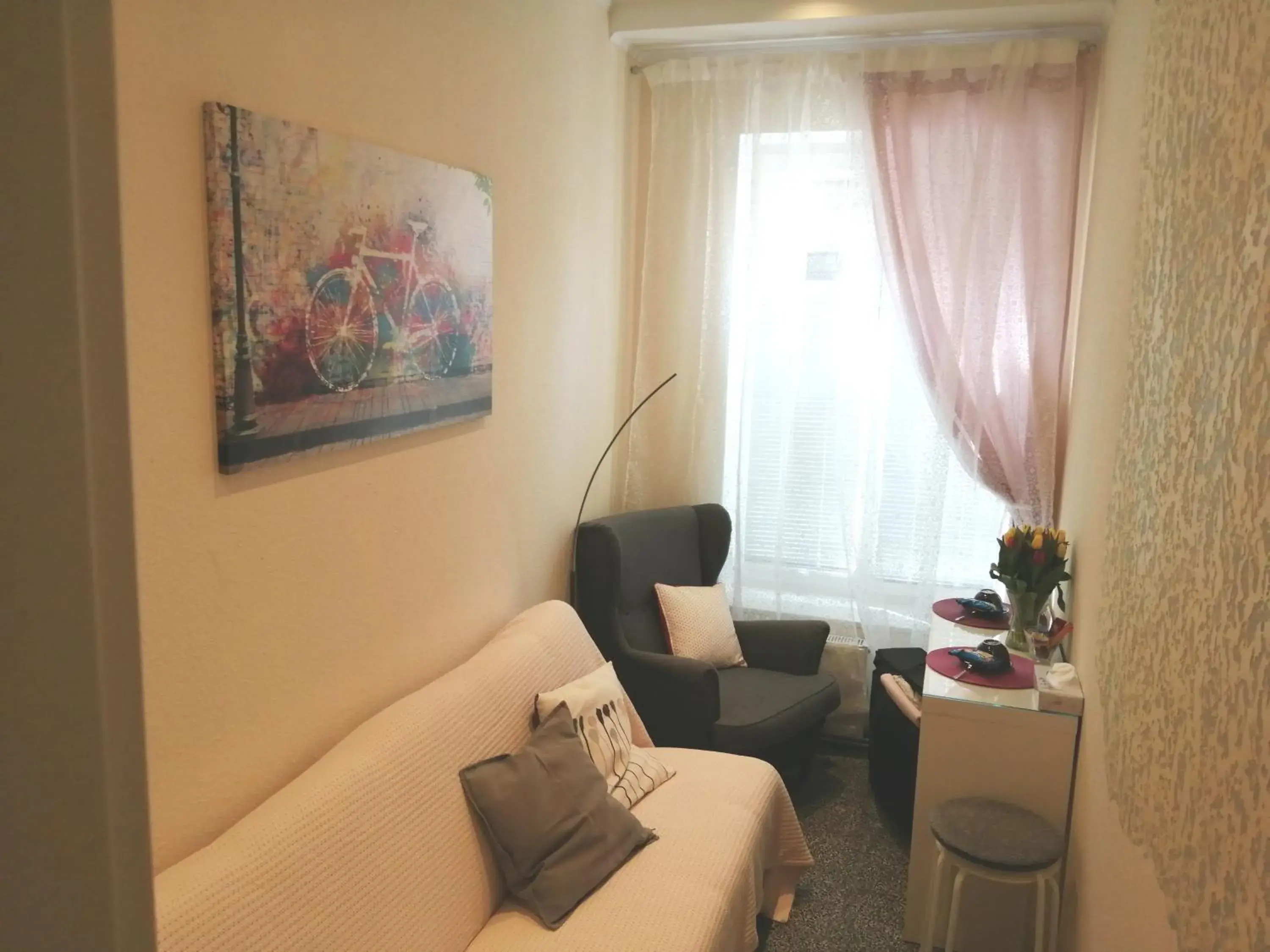 Single Room with Private External Bathroom in K&S Apartments Single Room with Private External Bathroom in K&S Apartments