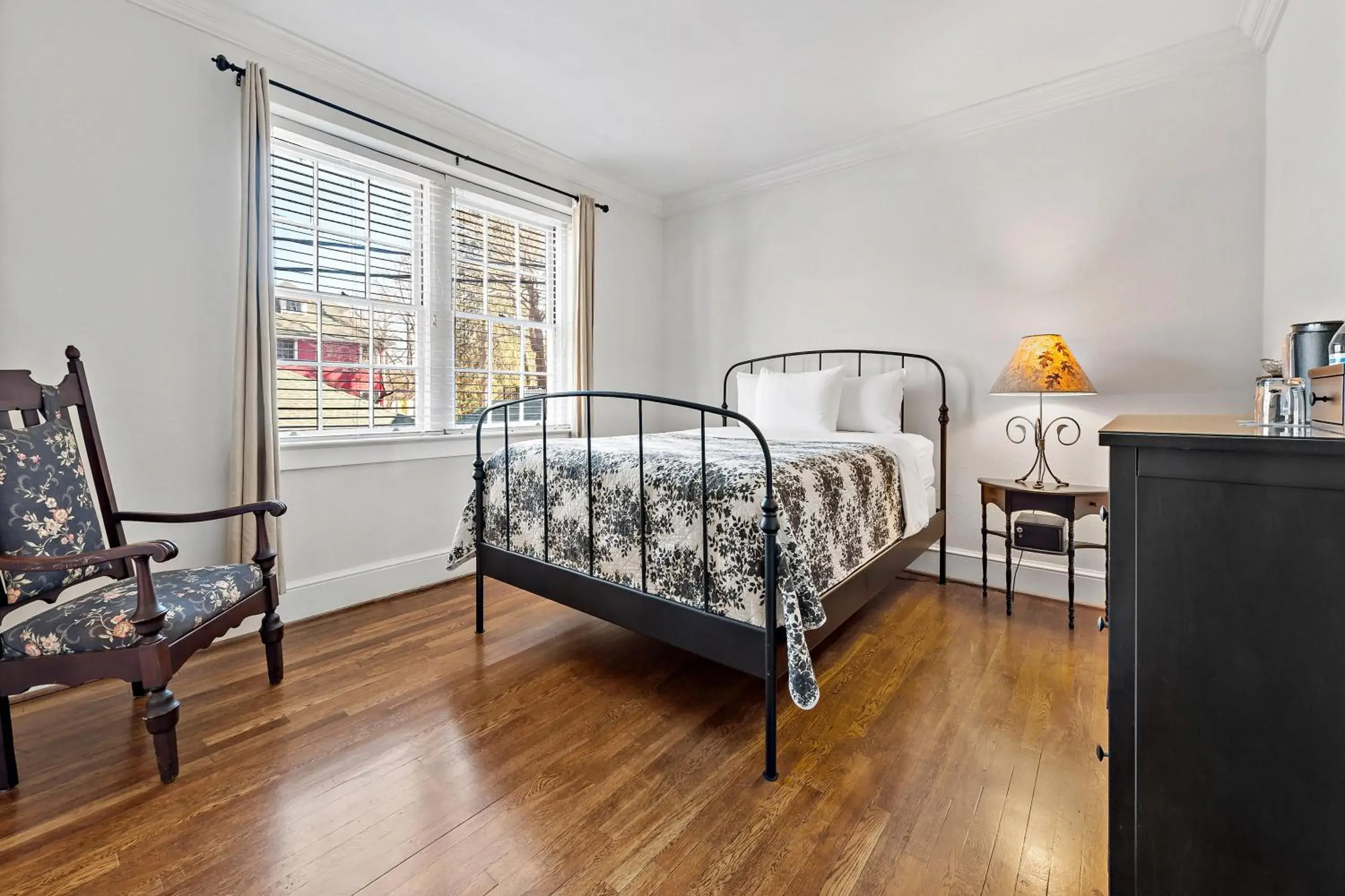 Standard Queen Room in The Monte Vista Hotel Standard Queen Room in The Monte Vista Hotel