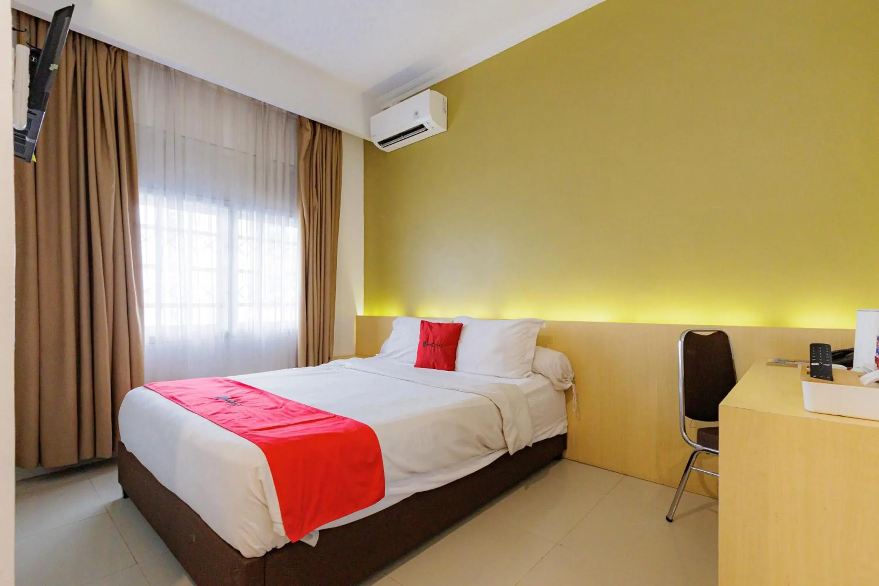 Double Room in RedDoorz Plus Syariah near Museum Lampung Double Room in RedDoorz Plus Syariah near Museum Lampung