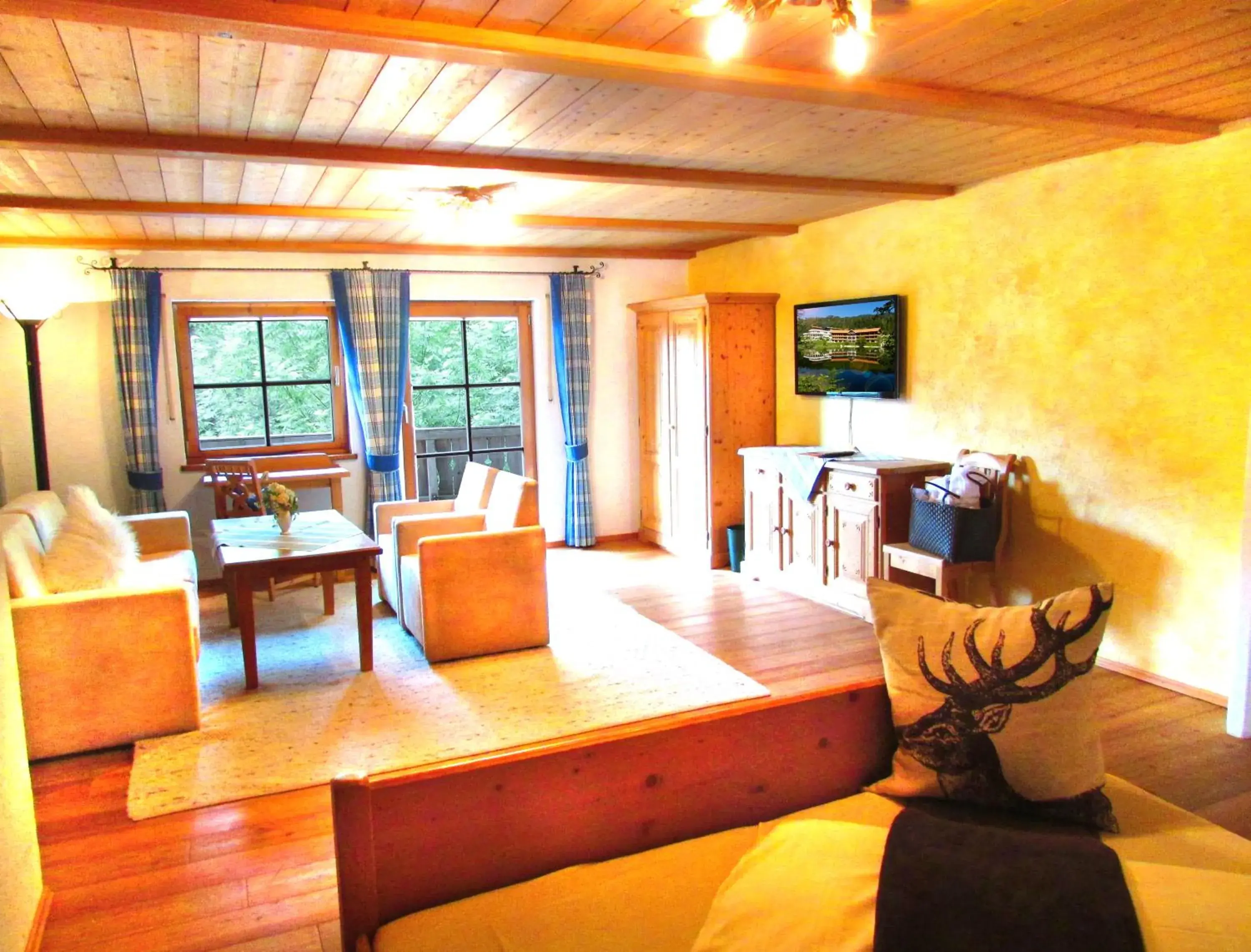 Family Room - single occupancy in Feuriger Tatzlwurm Berghotel & Spa, BW Signature Collection Family Room - single occupancy in Feuriger Tatzlwurm Berghotel & Spa, BW Signature Collection