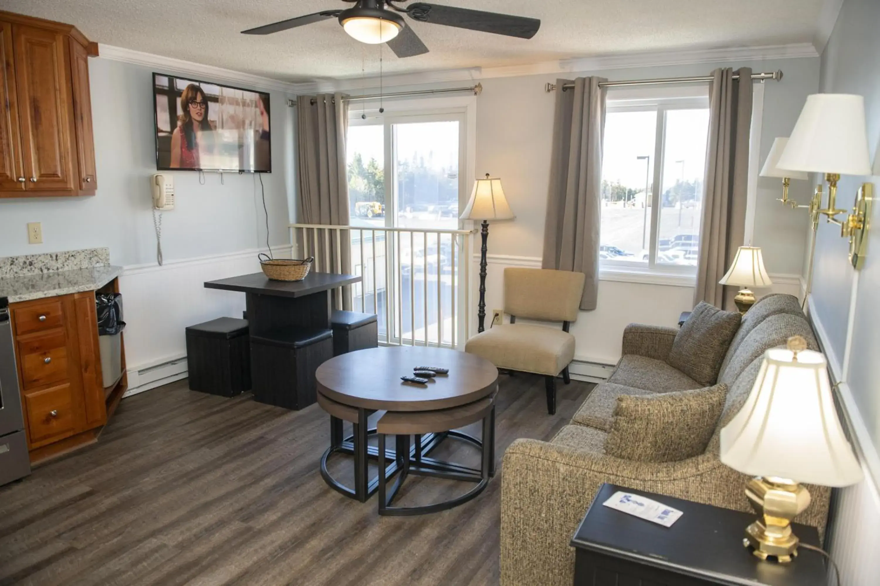 Stroll to Slopes, Village Area, Ski in-out MtLodge 343 Stroll to Slopes, Village Area, Ski in-out MtLodge 343